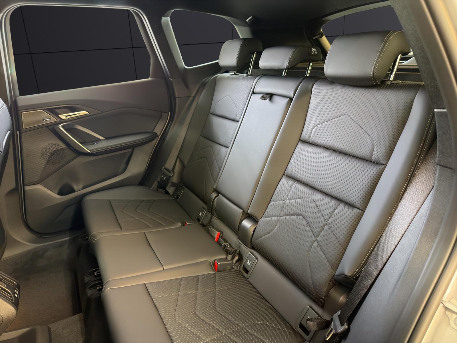 BMW X1 U11 23i xDrive-image-11