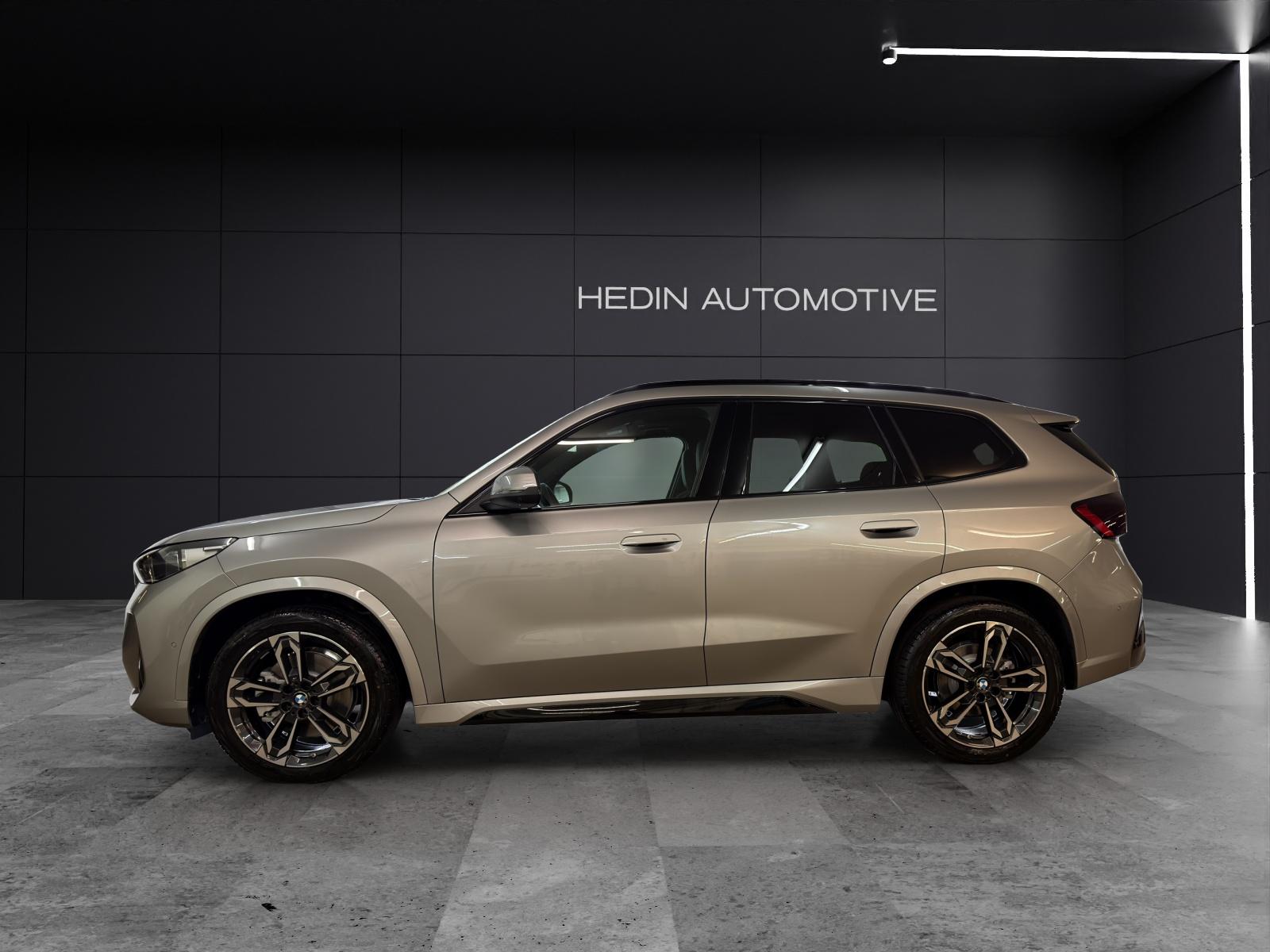 BMW X1 U11 23i xDrive-showroom-element-1