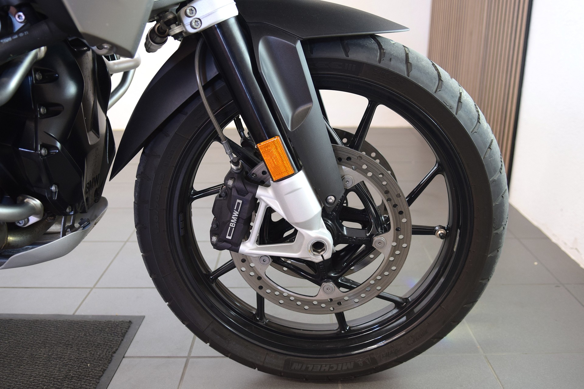 BMW R 1250 GS Triple Black-image-10