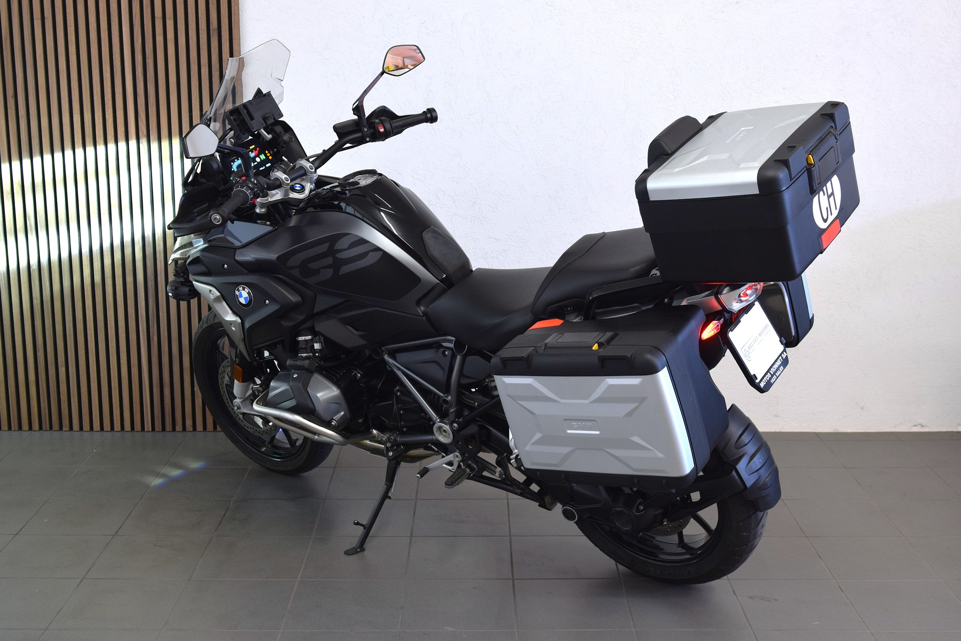BMW R 1250 GS Triple Black-image-2