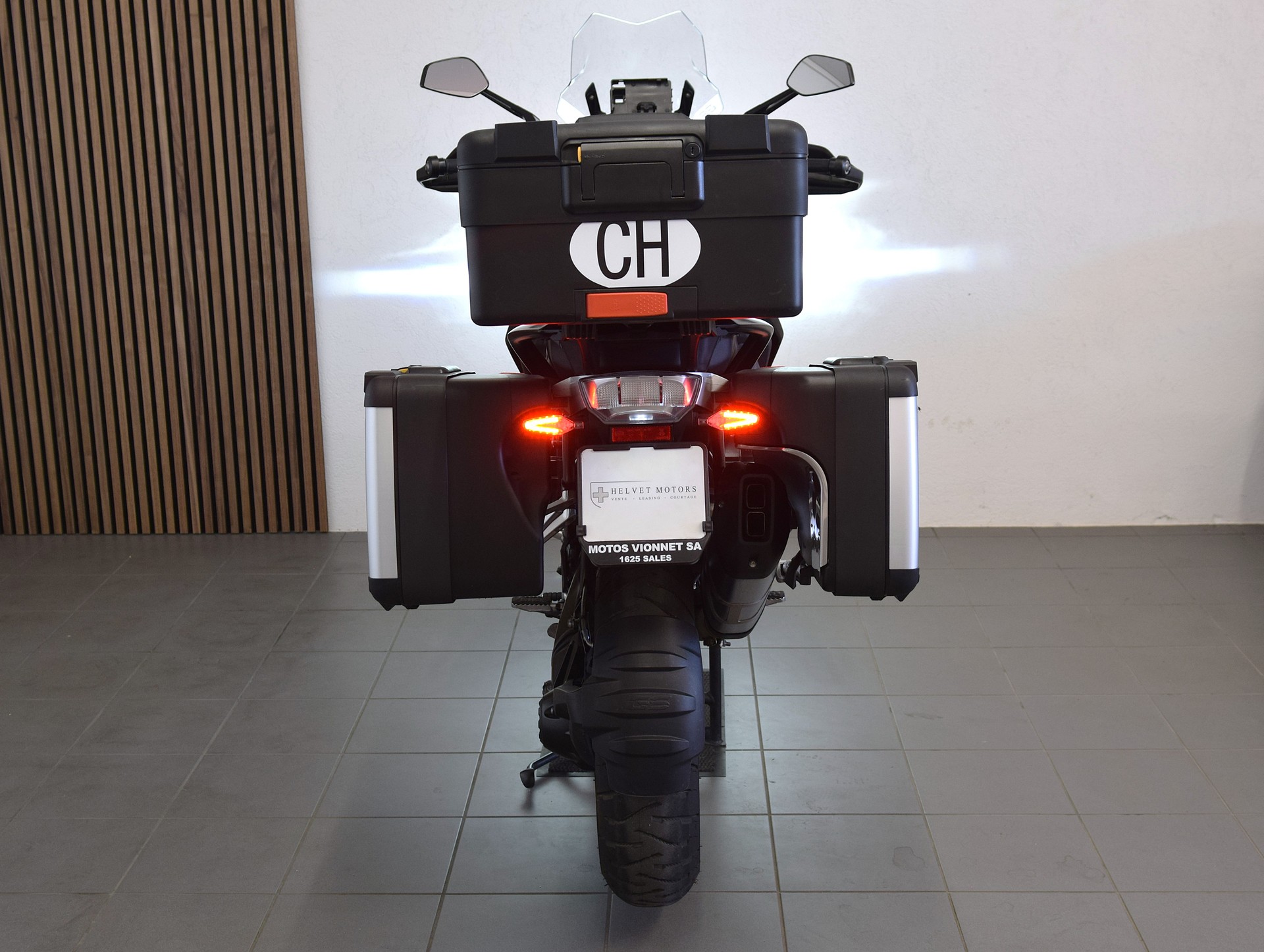 BMW R 1250 GS Triple Black-image-3
