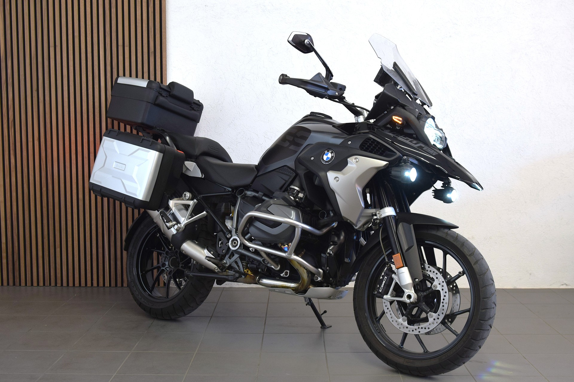 BMW R 1250 GS Triple Black-image-8