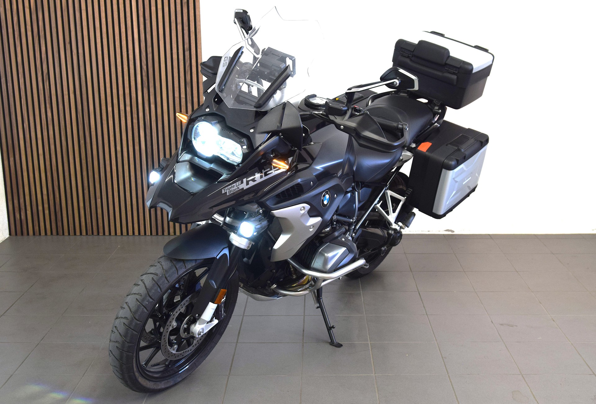 BMW R 1250 GS Triple Black-image-0