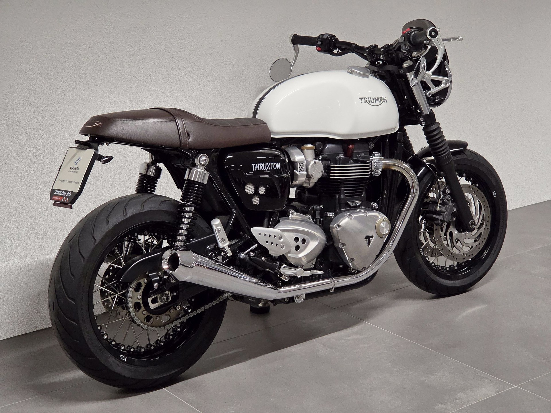 TRIUMPH Thruxton 1200 Café Racer | Kineo Speichenräder | Vance & Hines ...-image-6