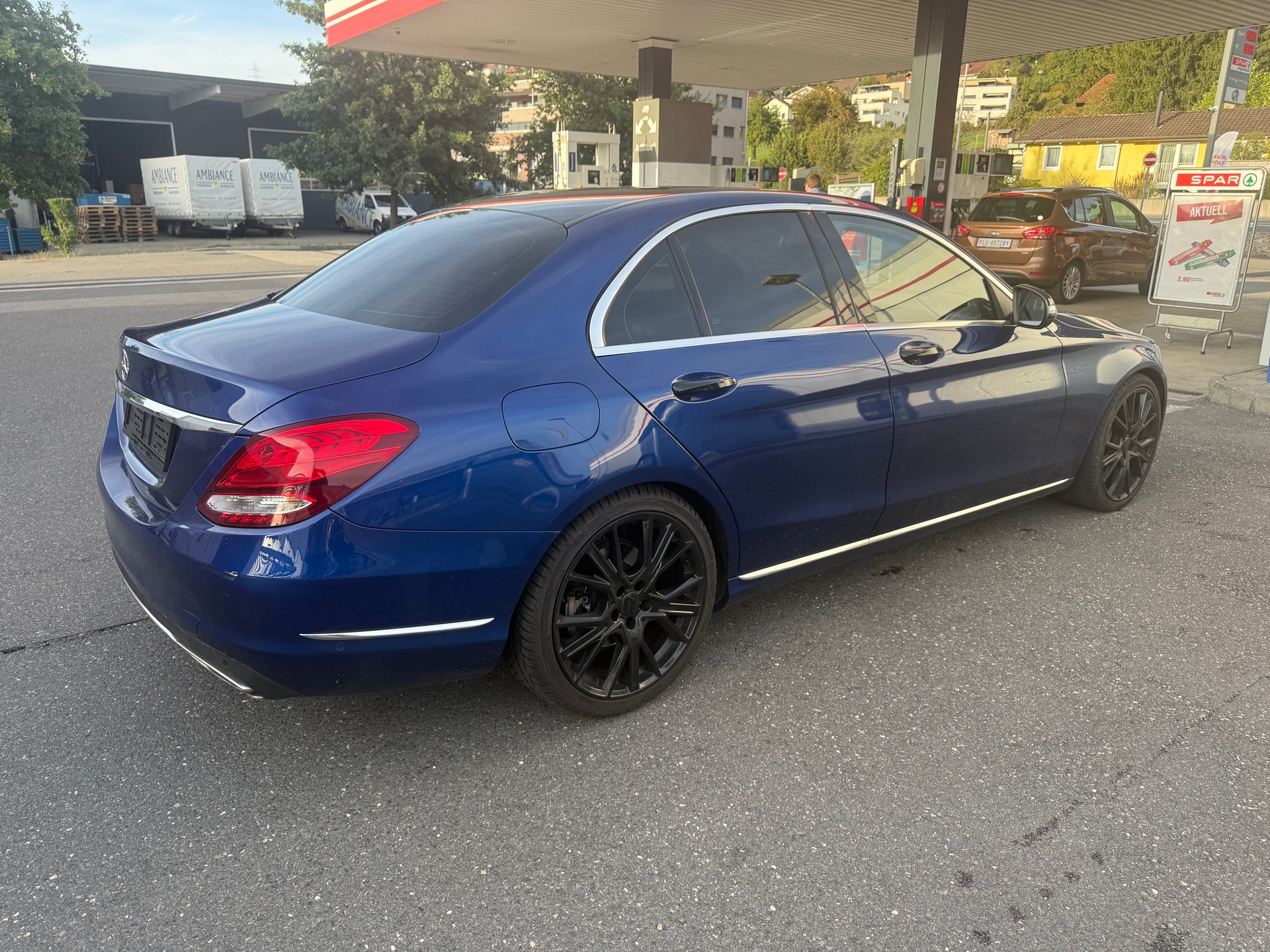 MERCEDES-BENZ C 400 4Matic 7G-Tronic-showroom-element-2