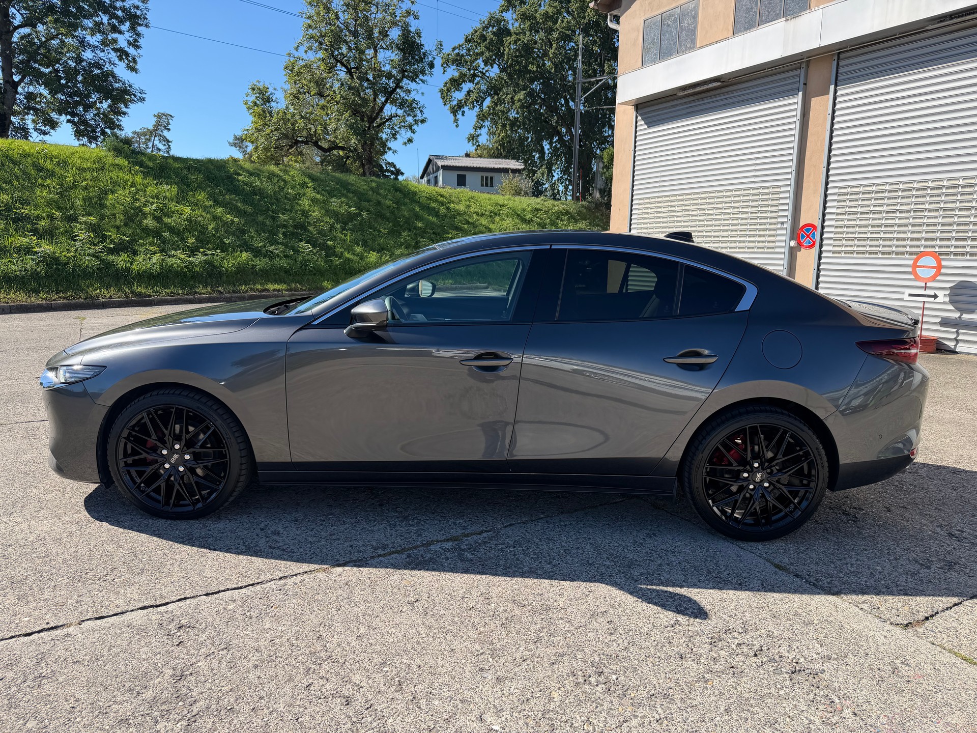 MAZDA 3 Sedan SKYACTIV-X M Hybrid 180 Revolution Automat-showroom-element-1