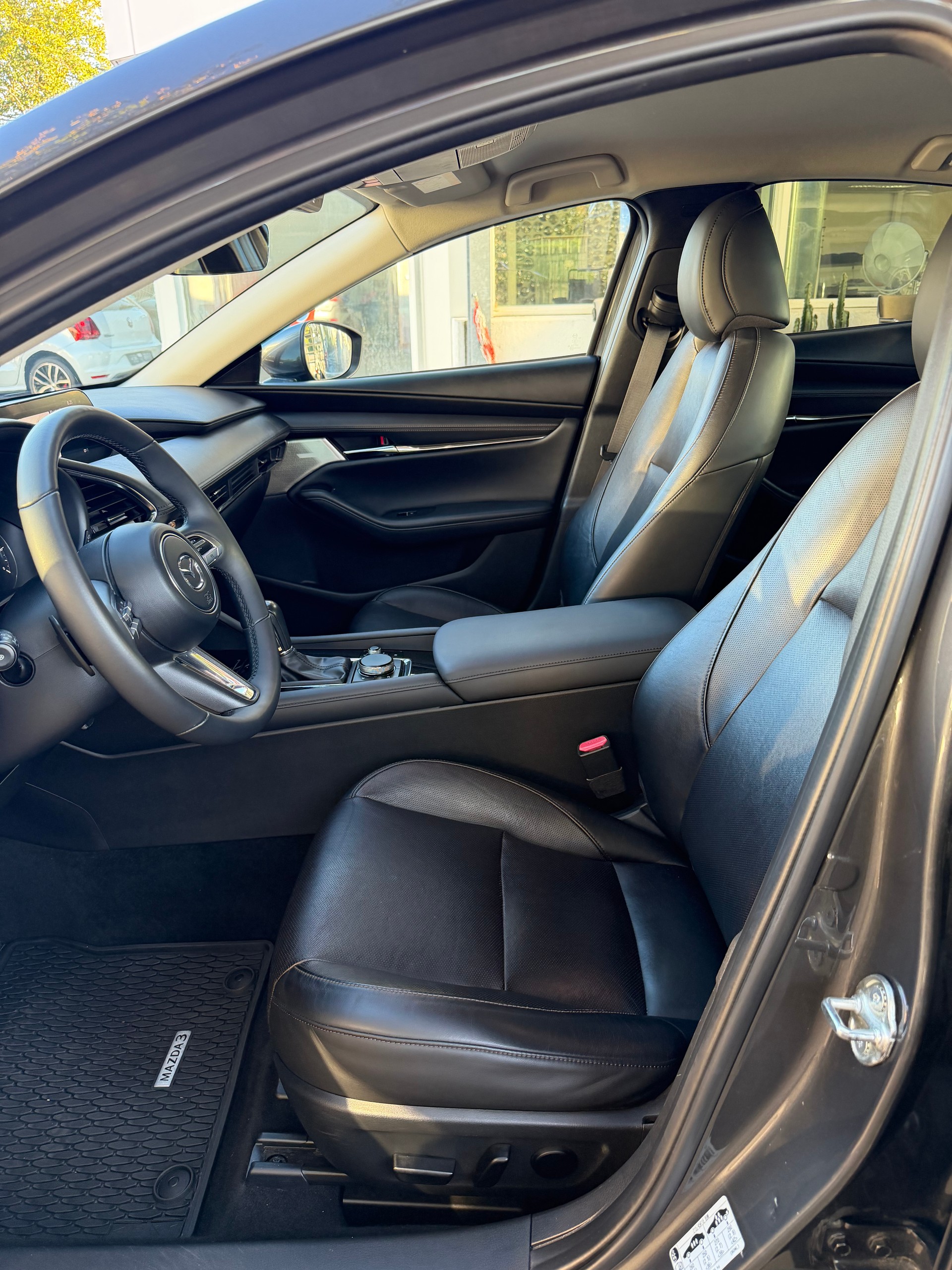 MAZDA 3 Sedan SKYACTIV-X M Hybrid 180 Revolution Automat-image-8