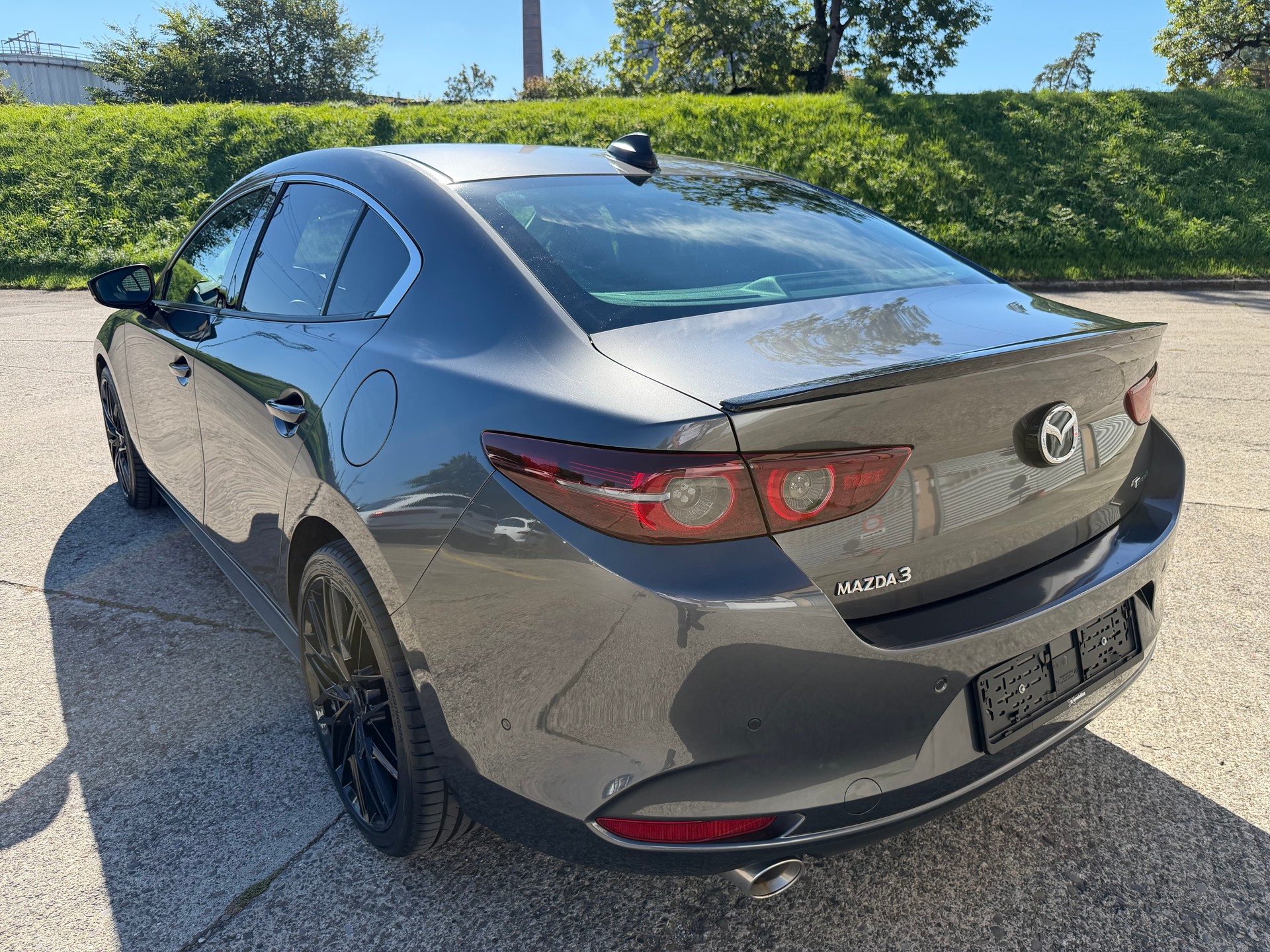 MAZDA 3 Sedan SKYACTIV-X M Hybrid 180 Revolution Automat-showroom-element-2