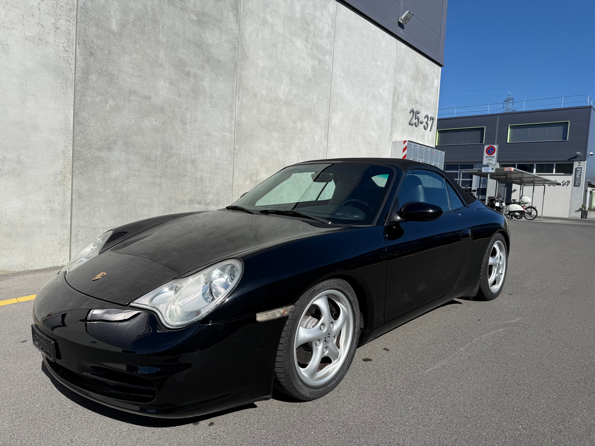 PORSCHE 911 Carrera Cabrio(M)-image-13