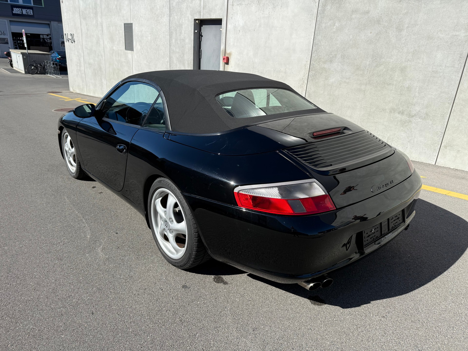 PORSCHE 911 Carrera Cabrio(M)-image-16