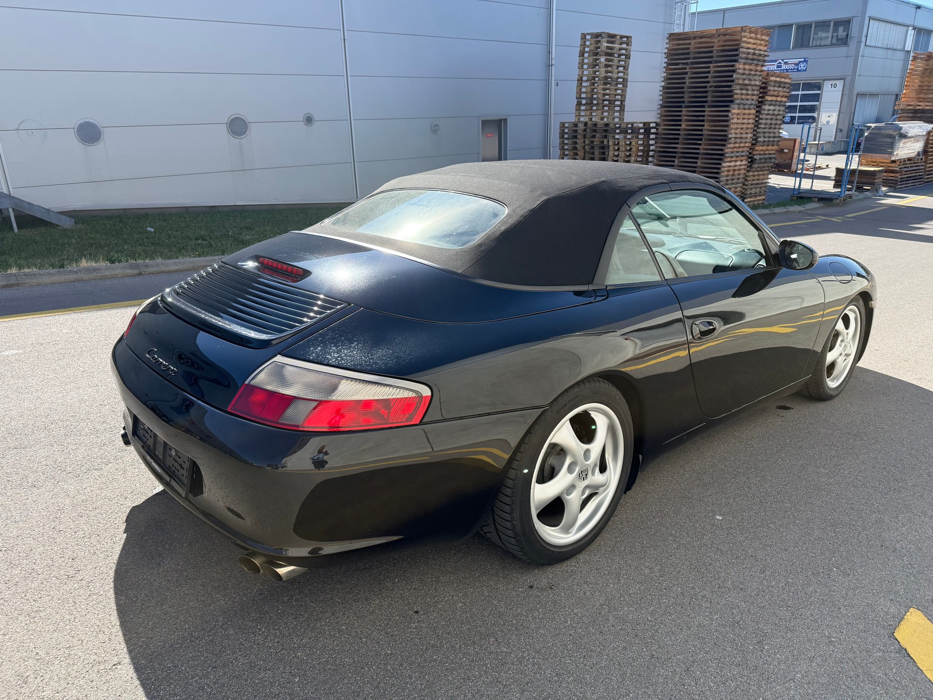 PORSCHE 911 Carrera Cabrio(M)-image-15
