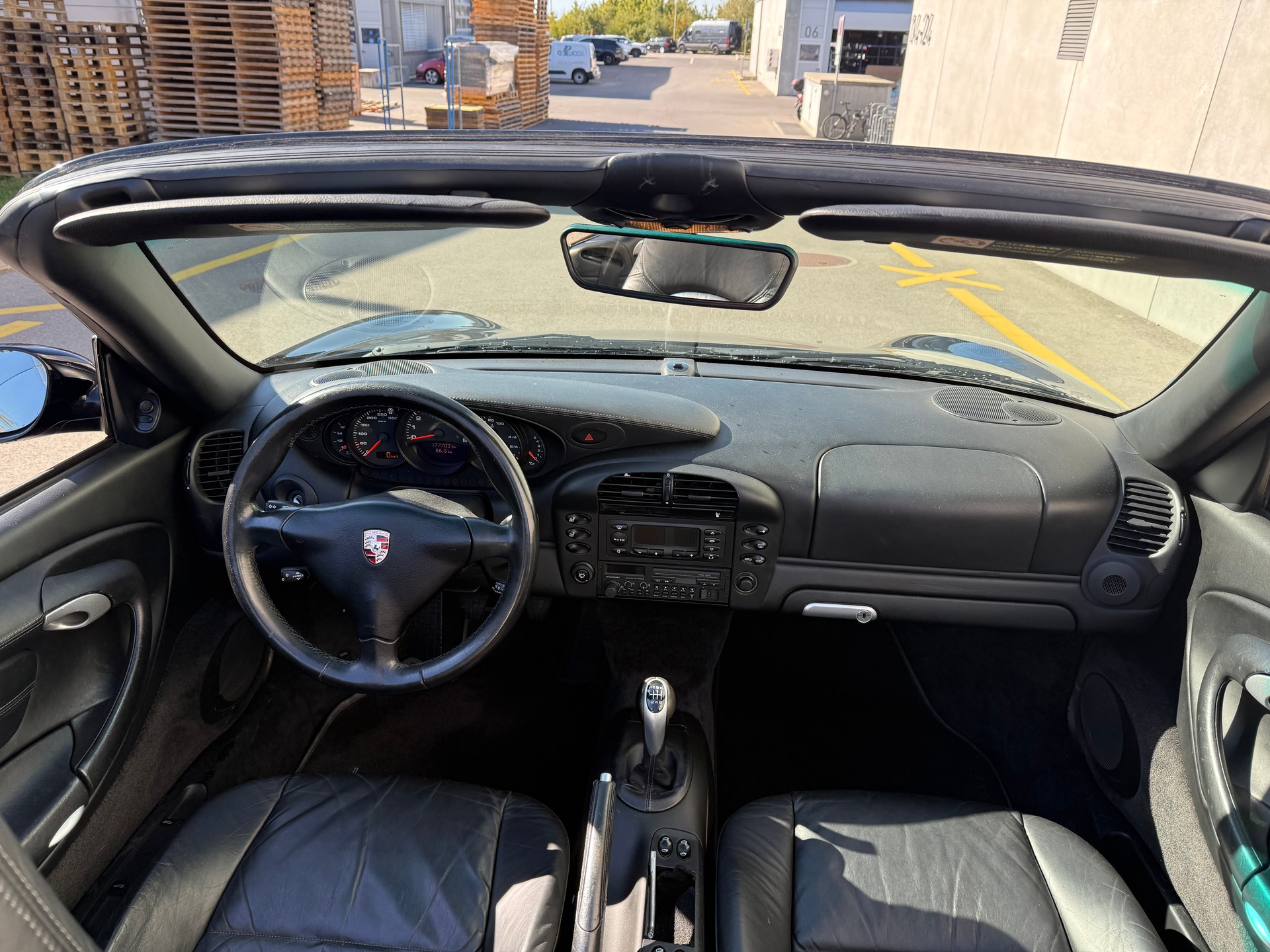 PORSCHE 911 Carrera Cabrio(M)-image-10