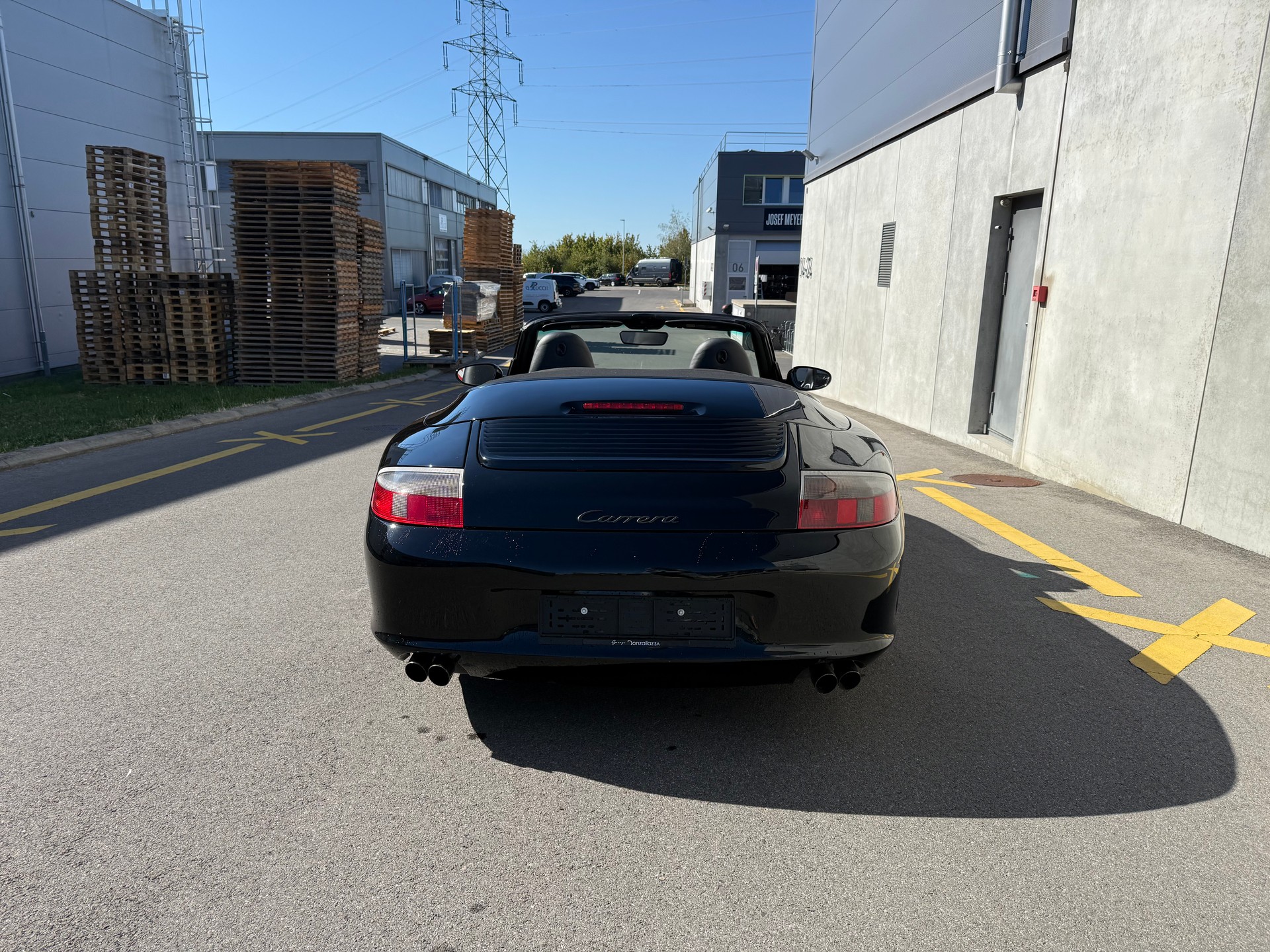 PORSCHE 911 Carrera Cabrio(M)-image-8
