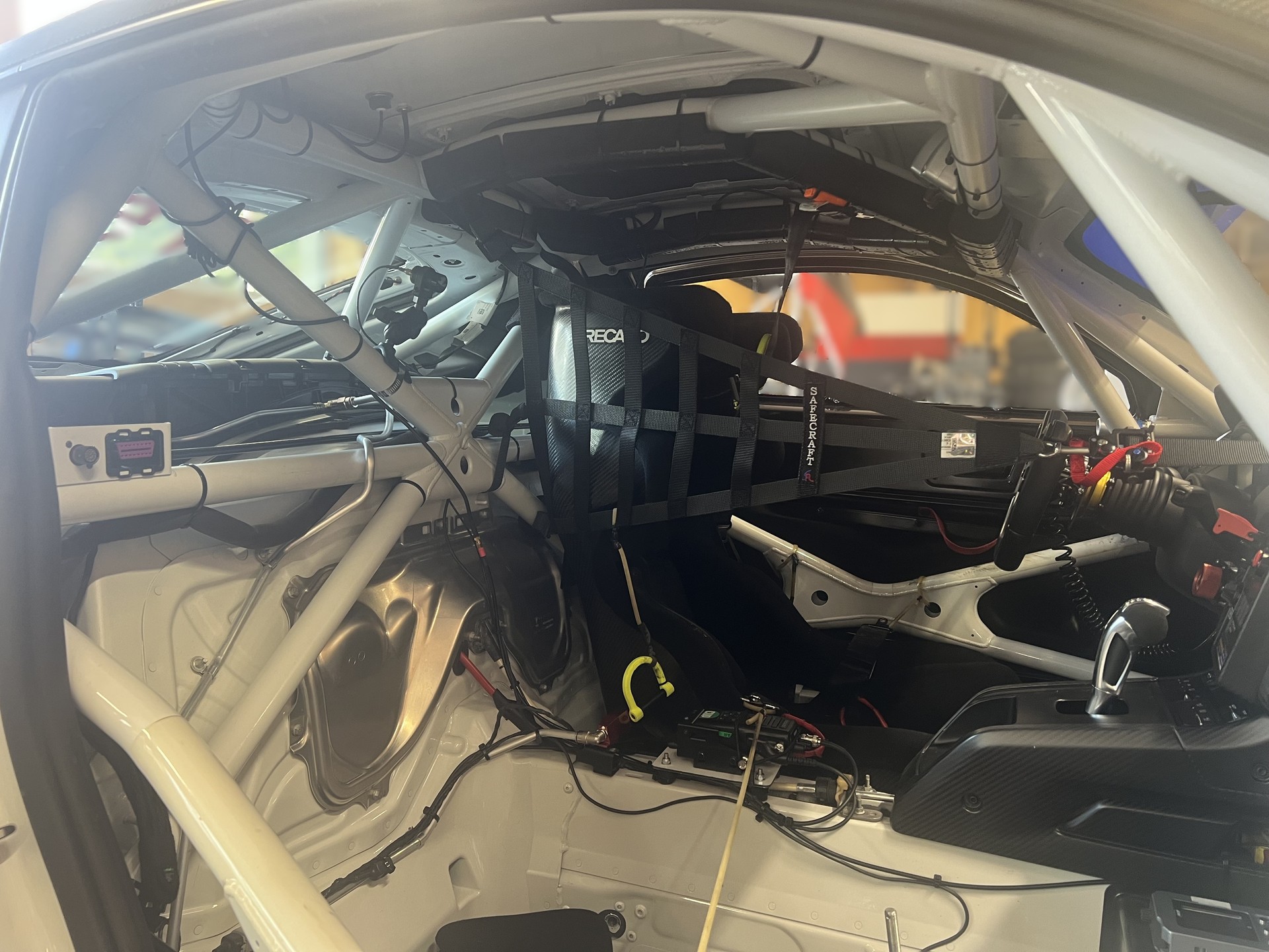 PORSCHE 718 Cayman GT4 RS ClubSport-image-4