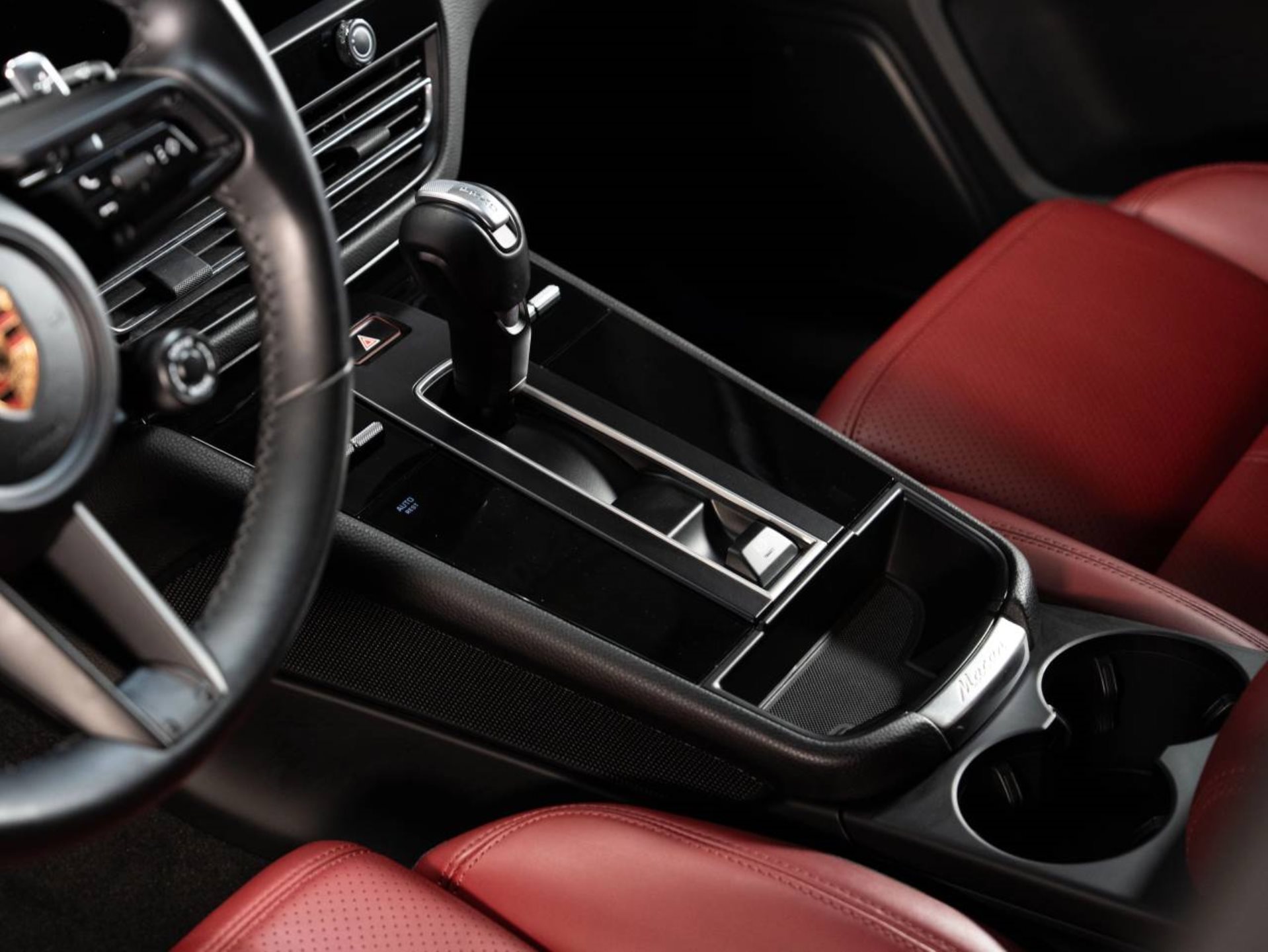 PORSCHE Macan T-image-11