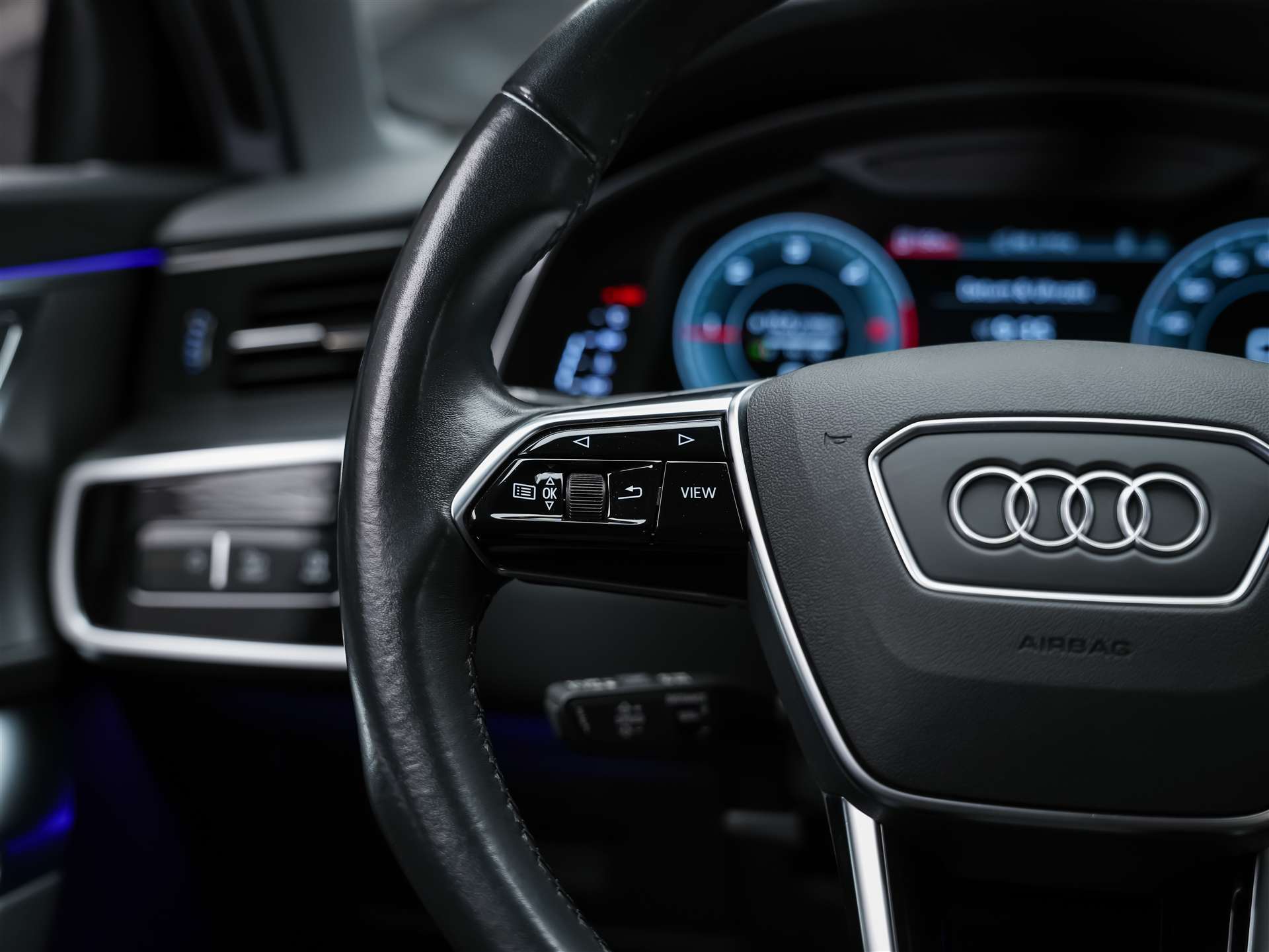 AUDI A6 Limousine 40 TDI Sport quattro S-tronic *ALL BLACK*21" Felgen*Voll Leder*-image-27
