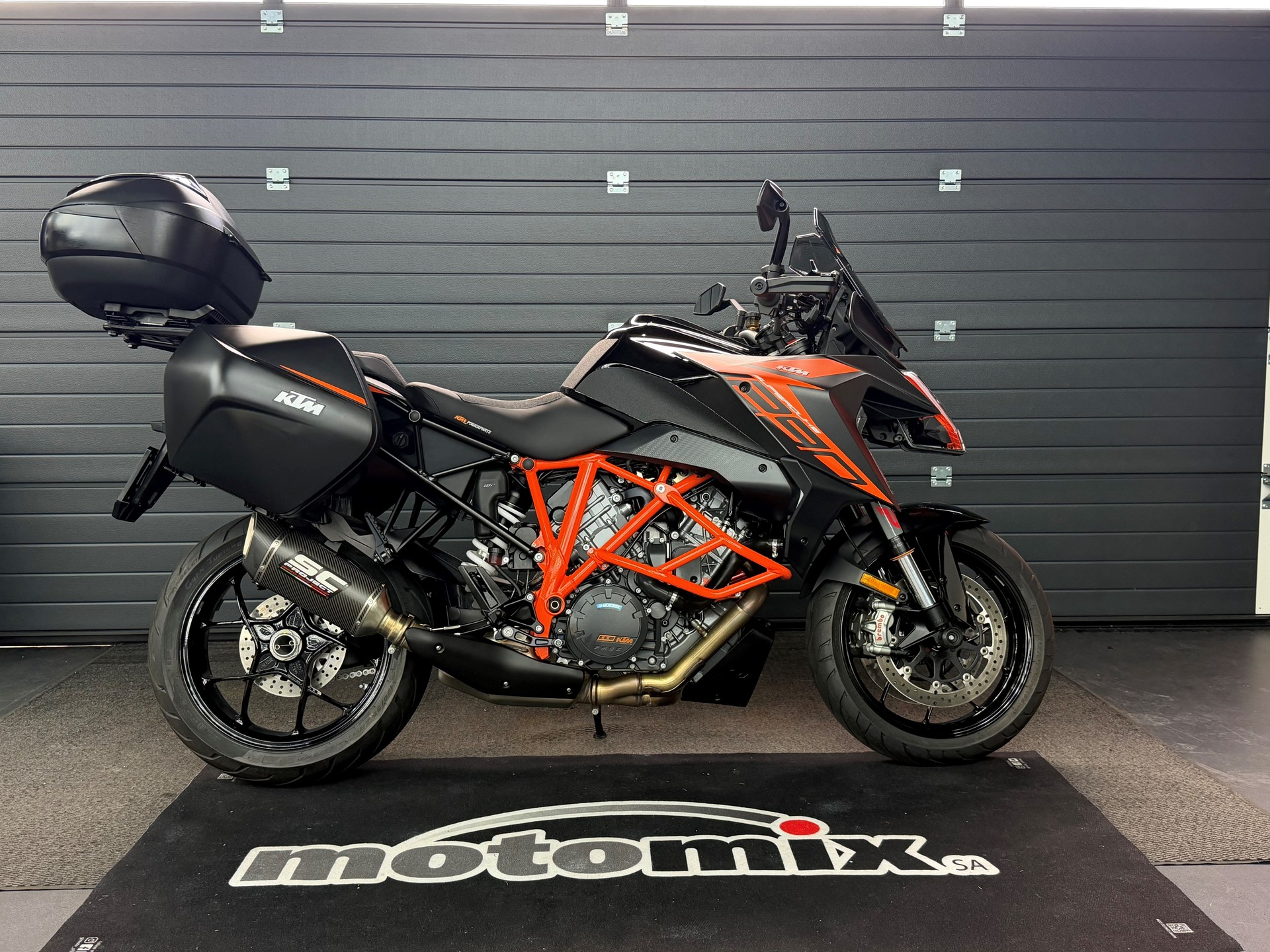 KTM 1290 Super Duke GT-image-3