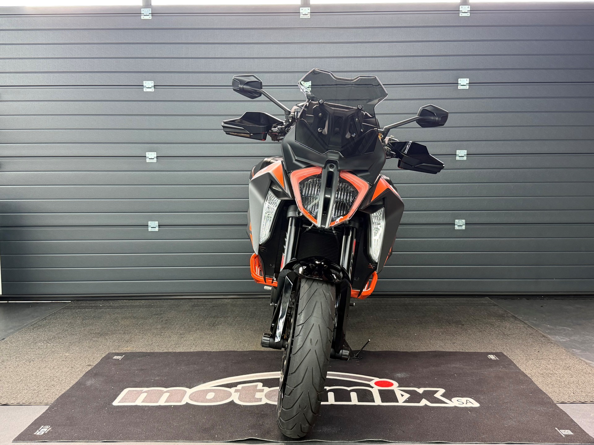 KTM 1290 Super Duke GT-image-1