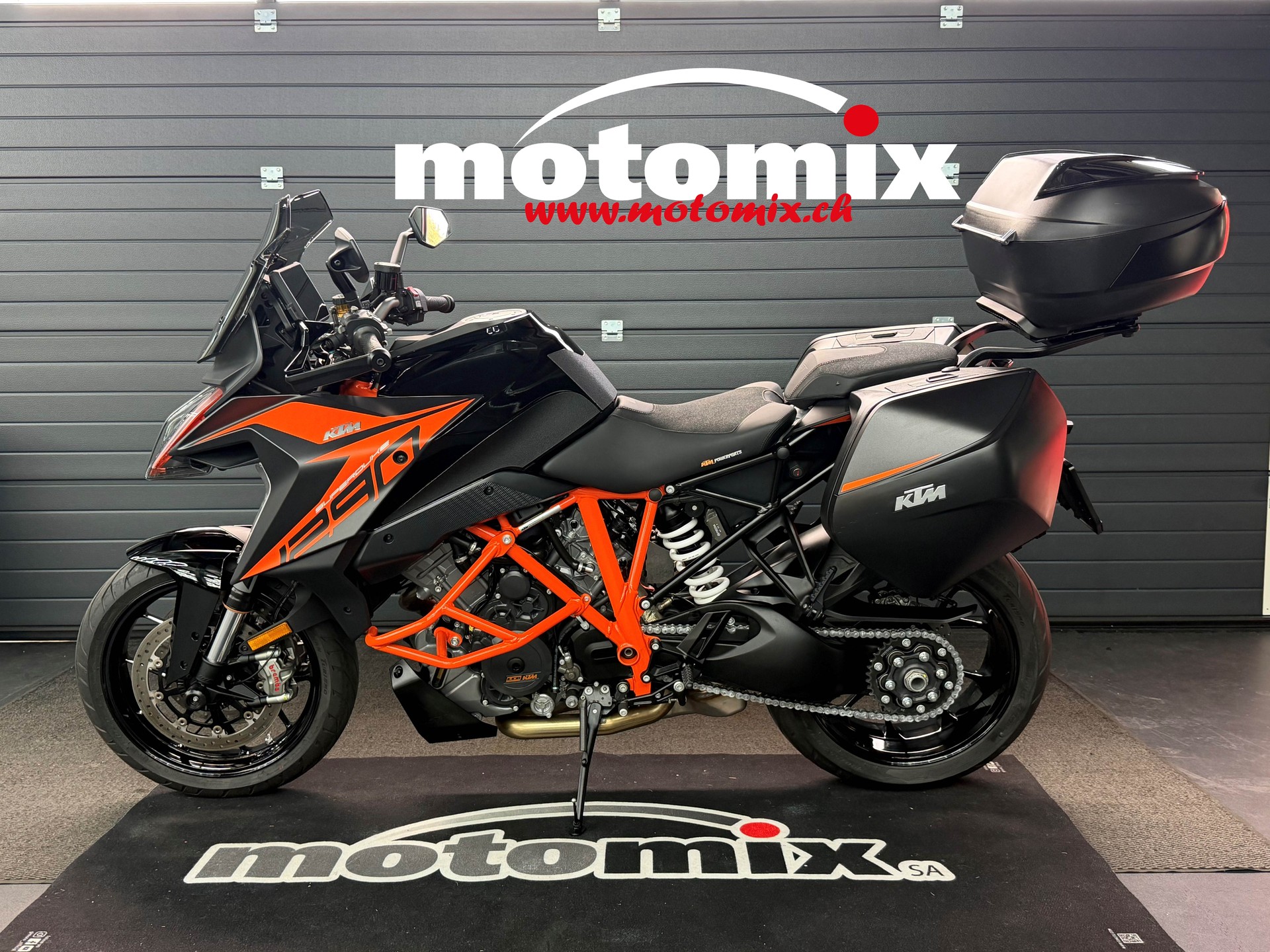 KTM 1290 Super Duke GT-image-0