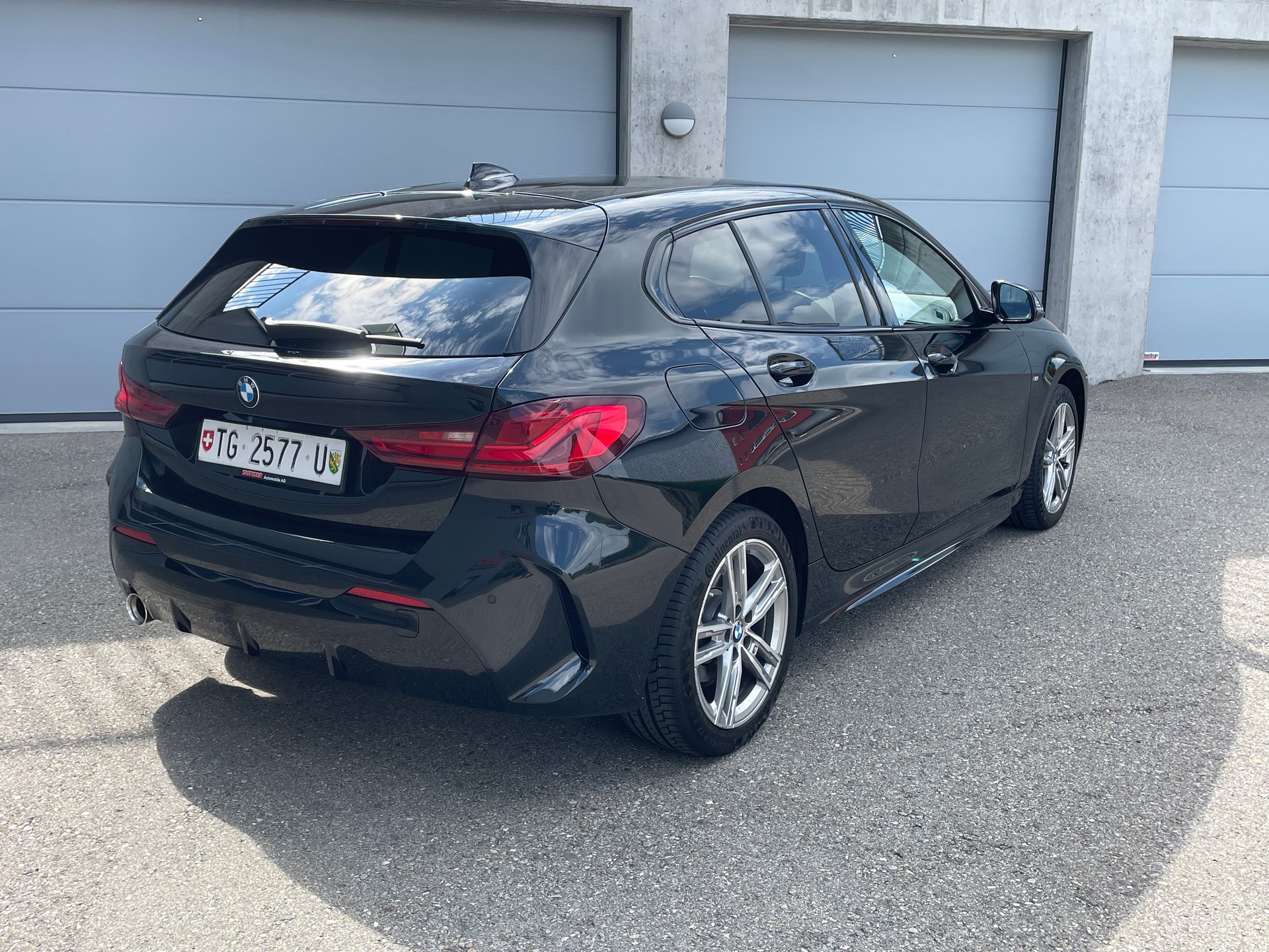 BMW 118i M Sport-showroom-element-3