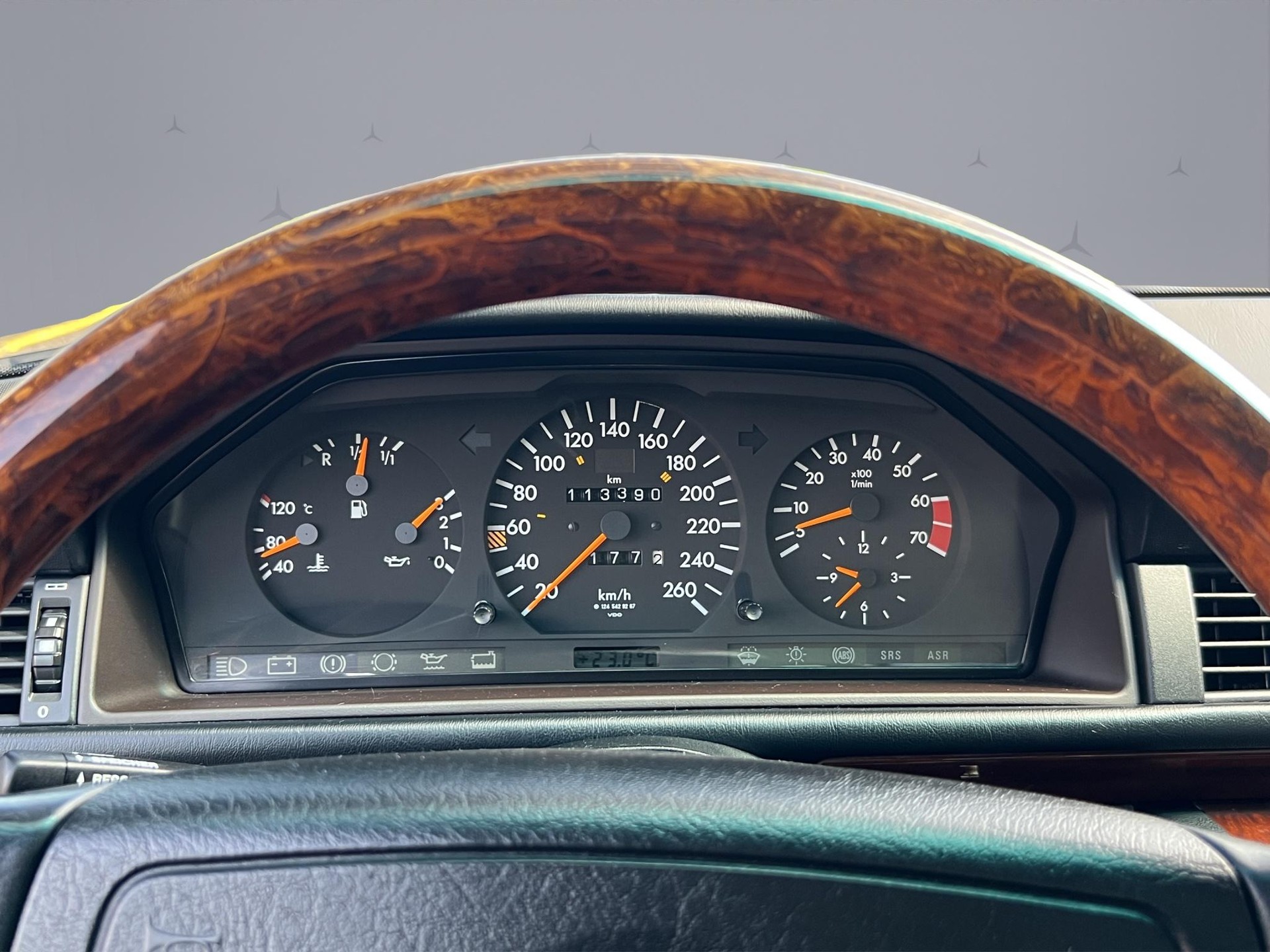 MERCEDES-BENZ E-Klasse W124 E 500-image-9