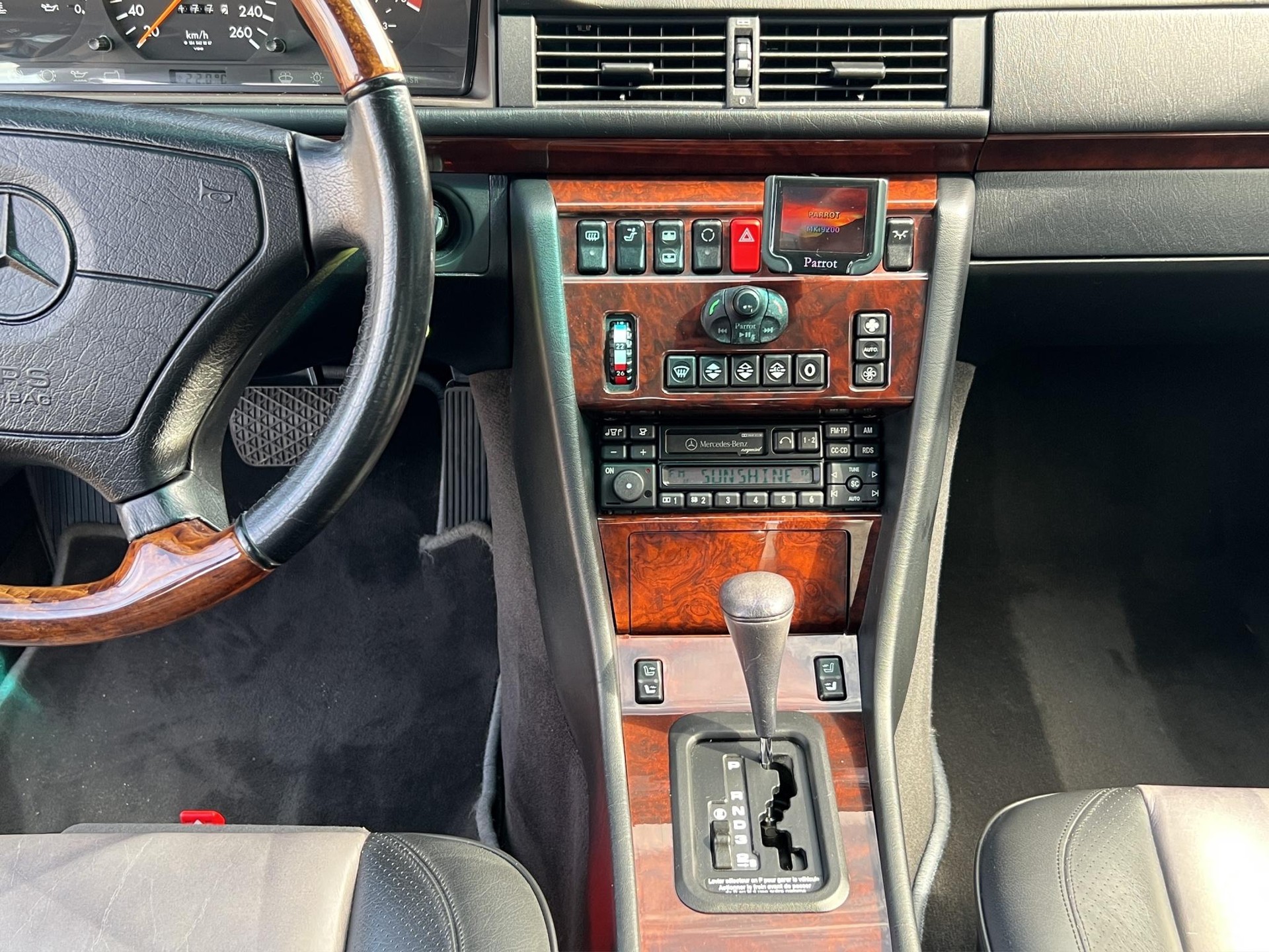 MERCEDES-BENZ E-Klasse W124 E 500-image-10