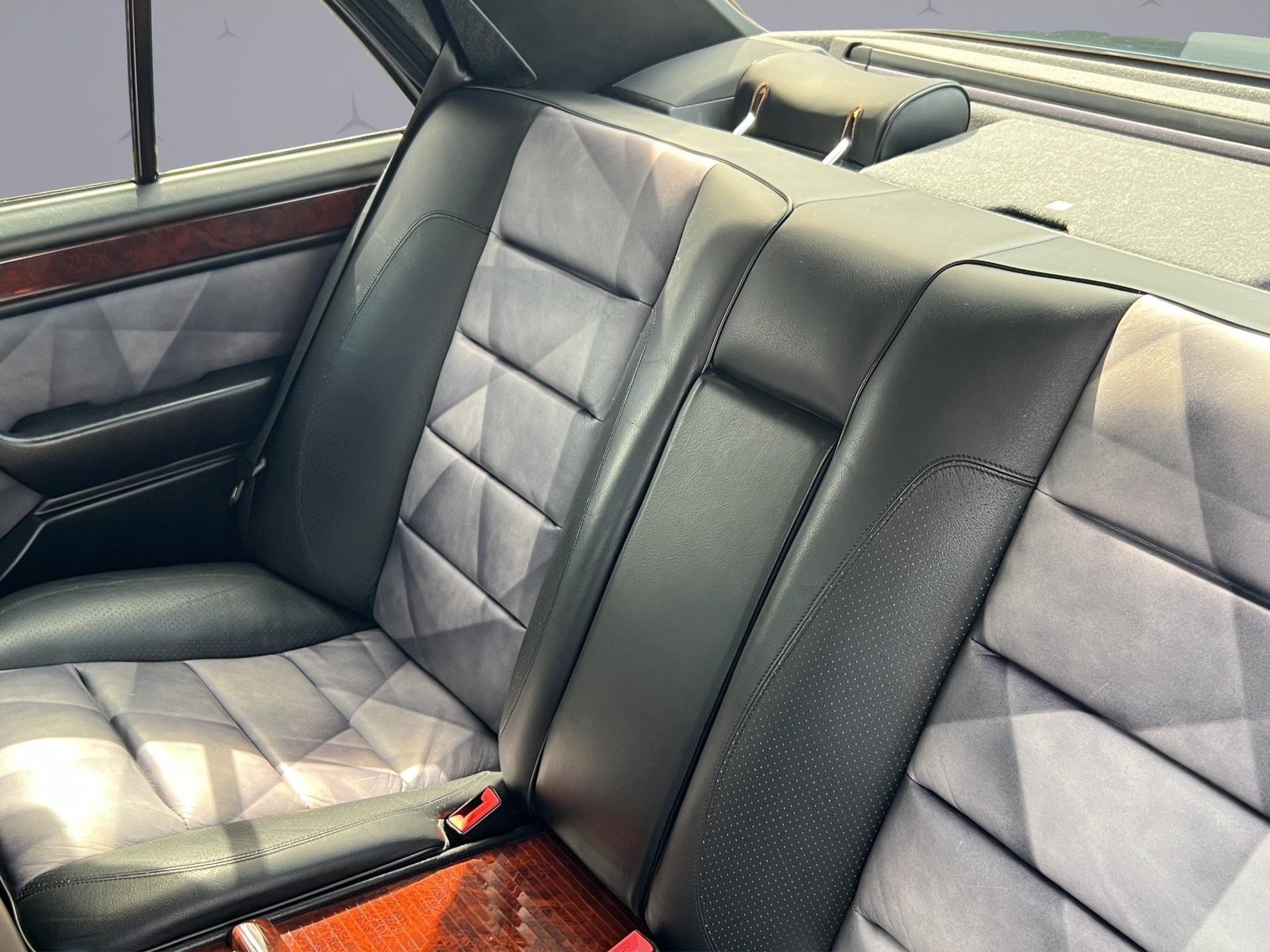 MERCEDES-BENZ E-Klasse W124 E 500-image-14