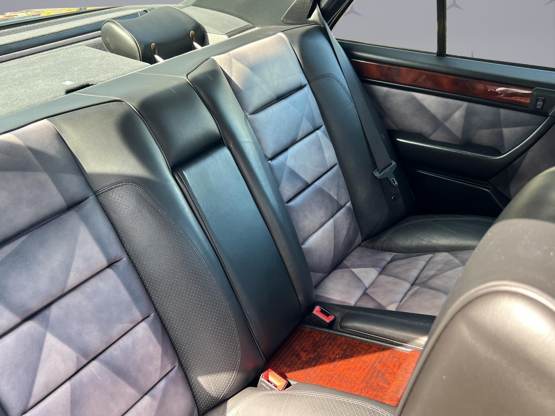 MERCEDES-BENZ E-Klasse W124 E 500-image-13
