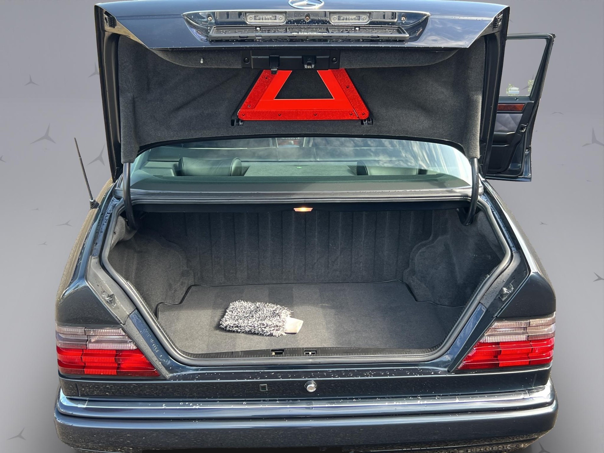 MERCEDES-BENZ E-Klasse W124 E 500-image-19