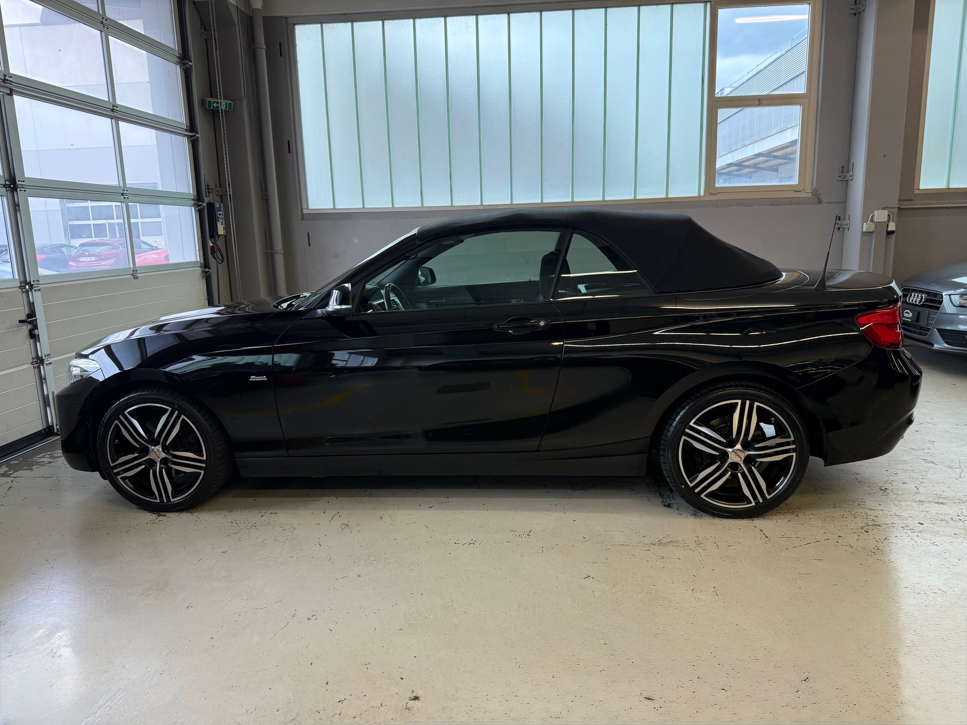 BMW 220d Sport Line Steptronic-image-4