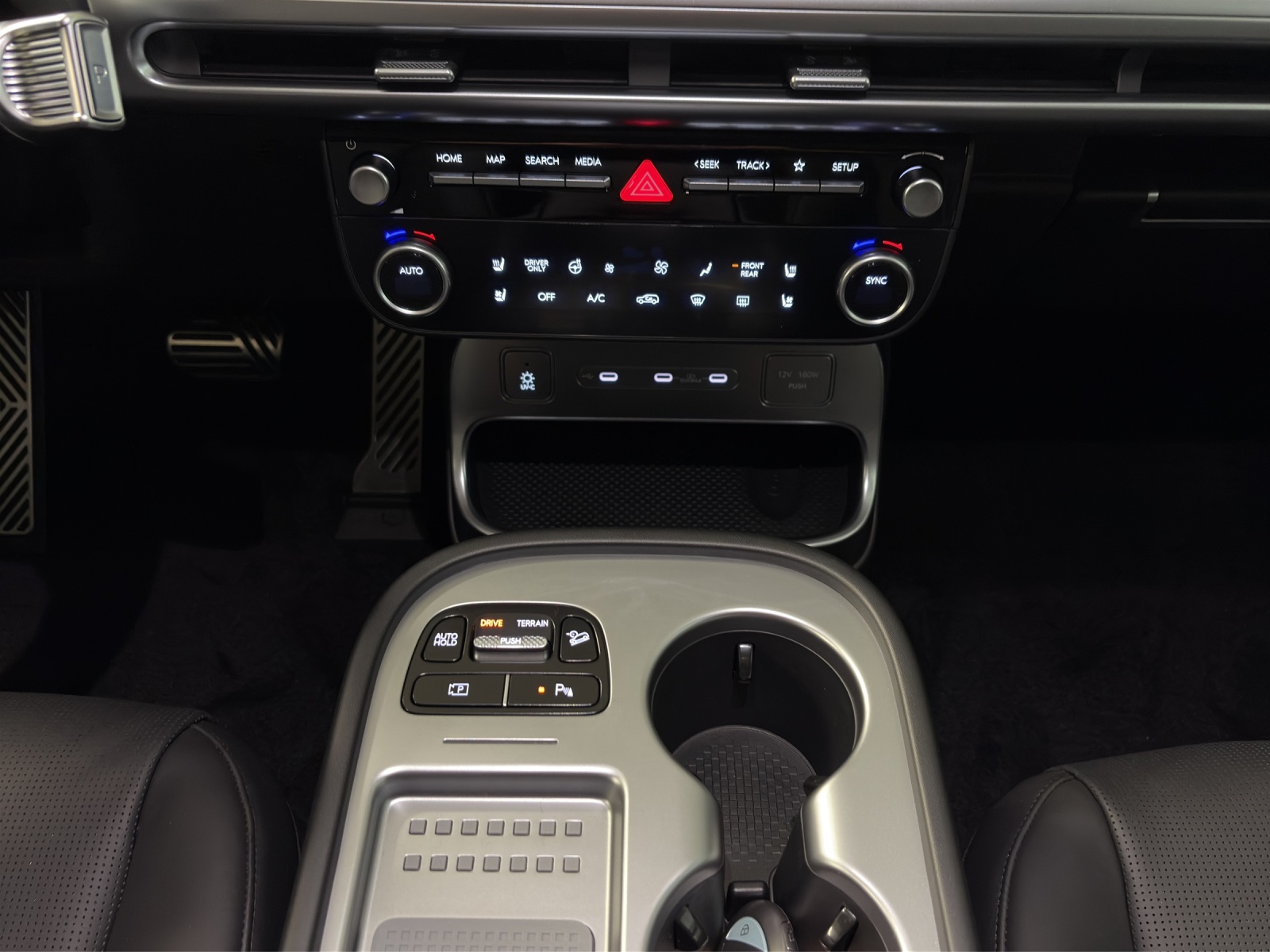 HYUNDAI Ioniq 9 110kWh Vertex Caligraphy 4WD-image-19