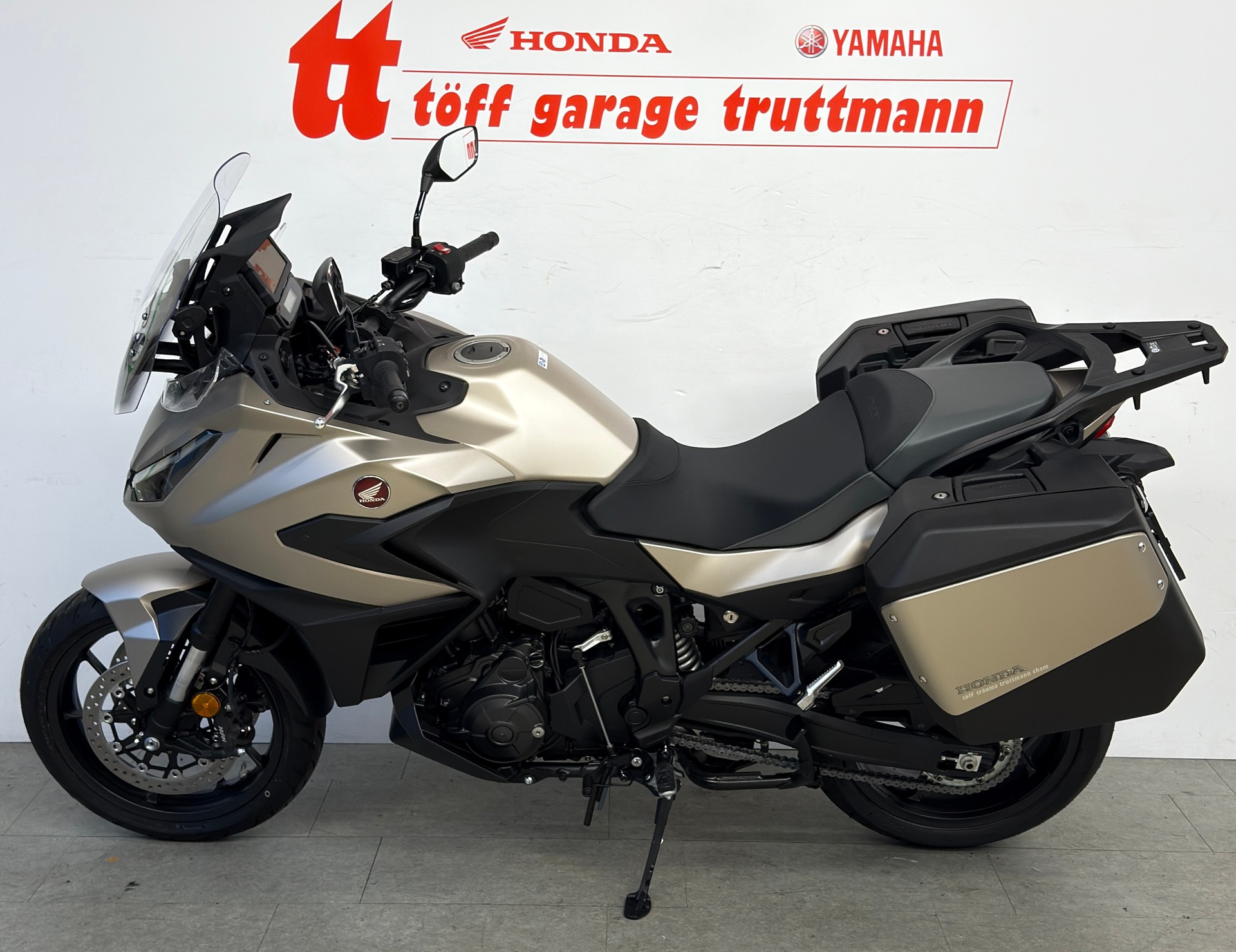 HONDA NT 1100-image-1
