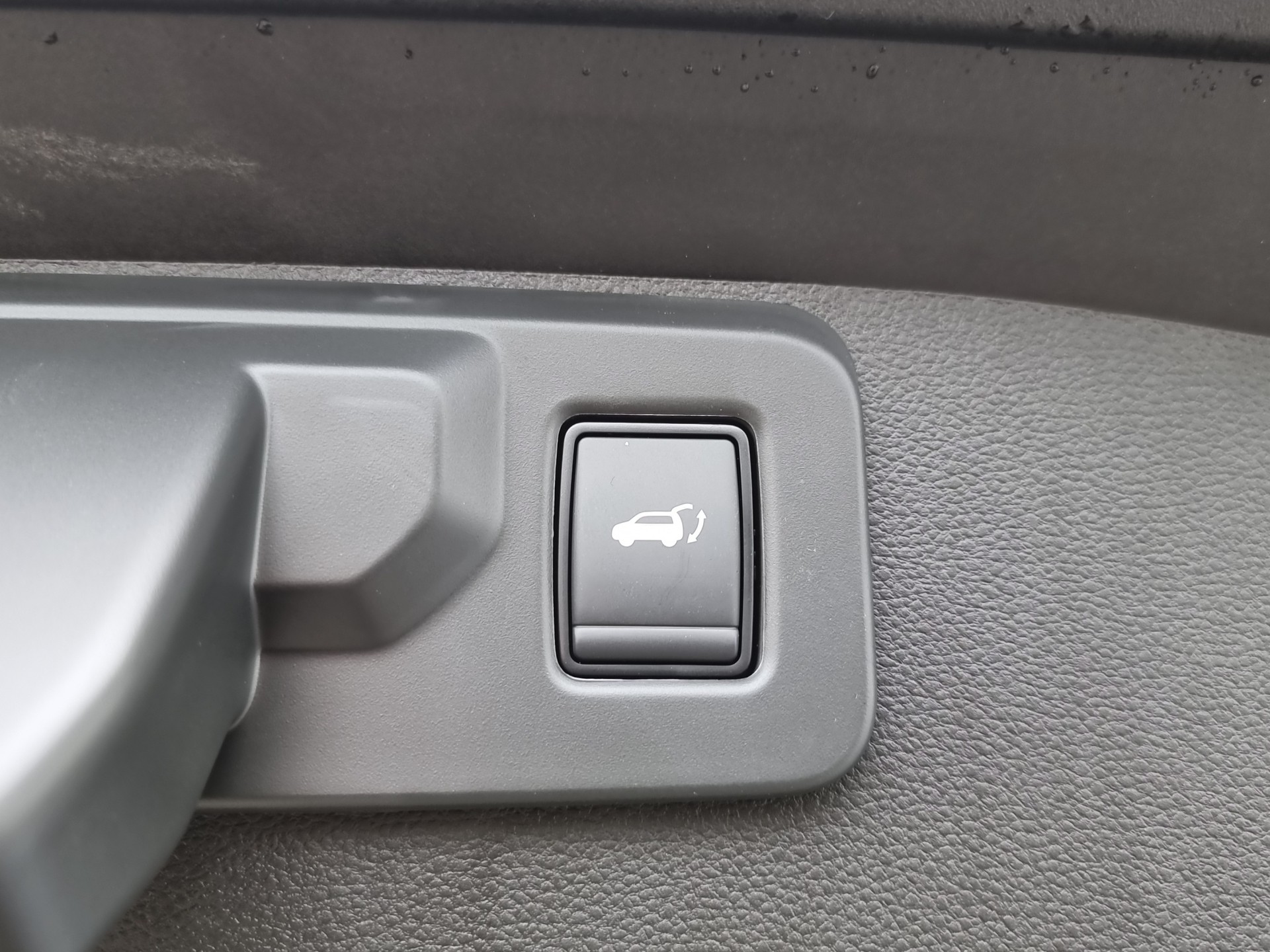 MITSUBISHI Grandis 1.8 HEV Intense-image-15