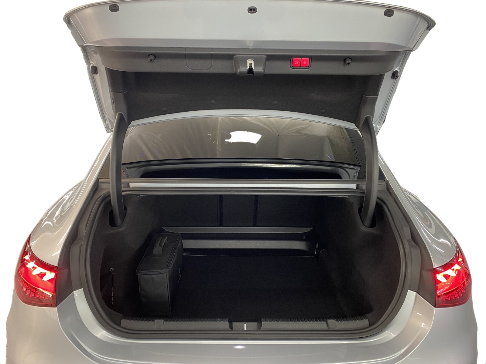 MERCEDES-BENZ EQE 350+ AMG Line-image-5