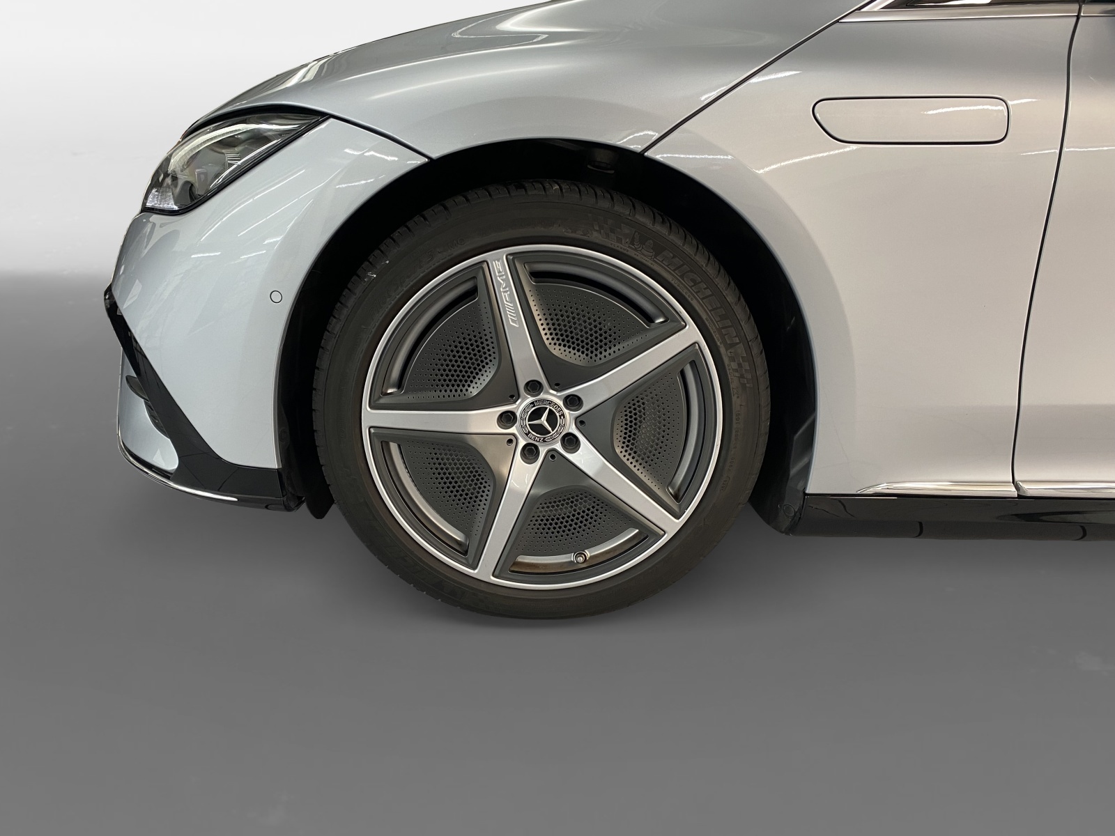 MERCEDES-BENZ EQE 350+ AMG Line-image-6
