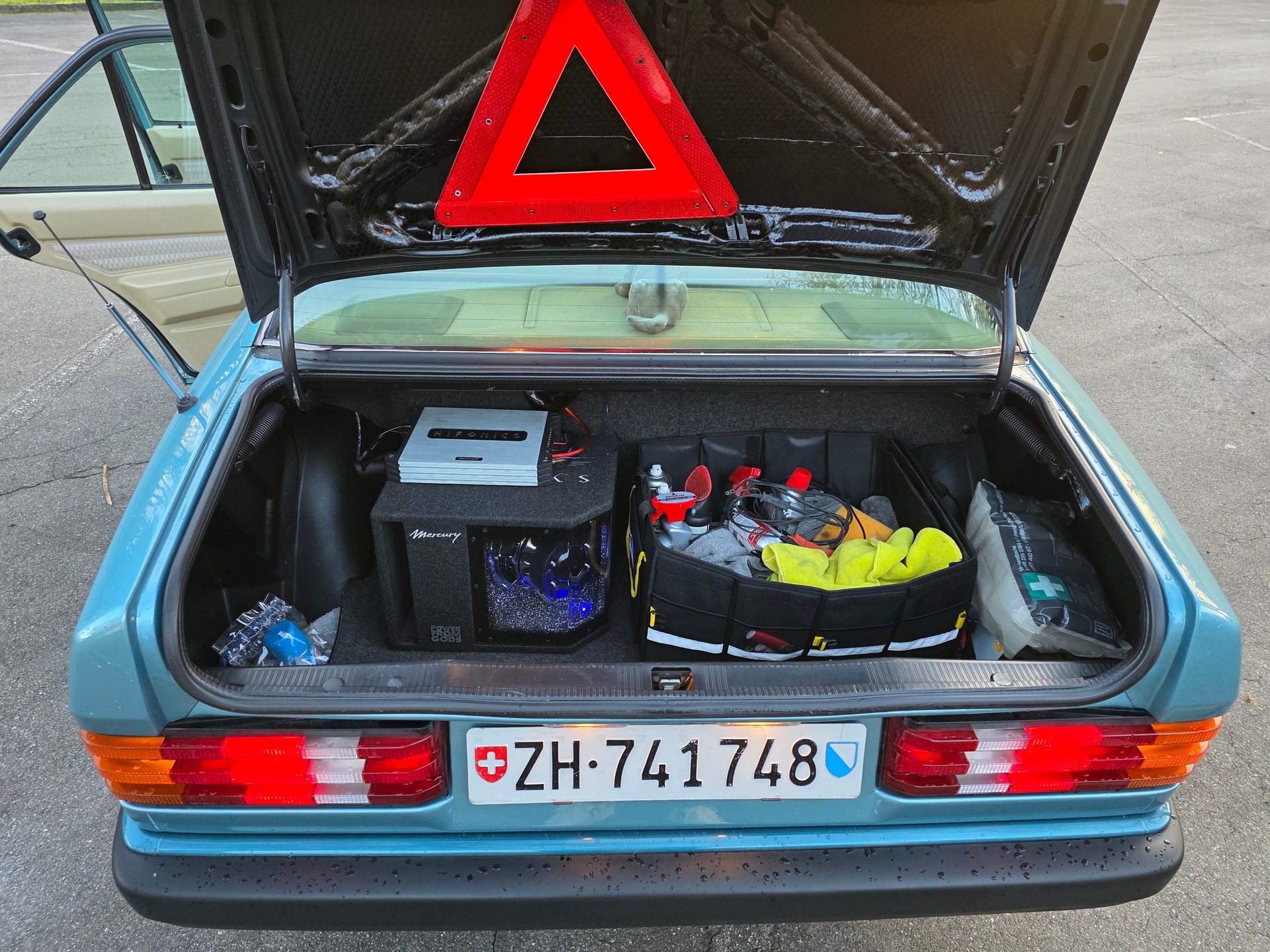MERCEDES-BENZ 190 E 2.3 Avantgarde Automatic-image-9