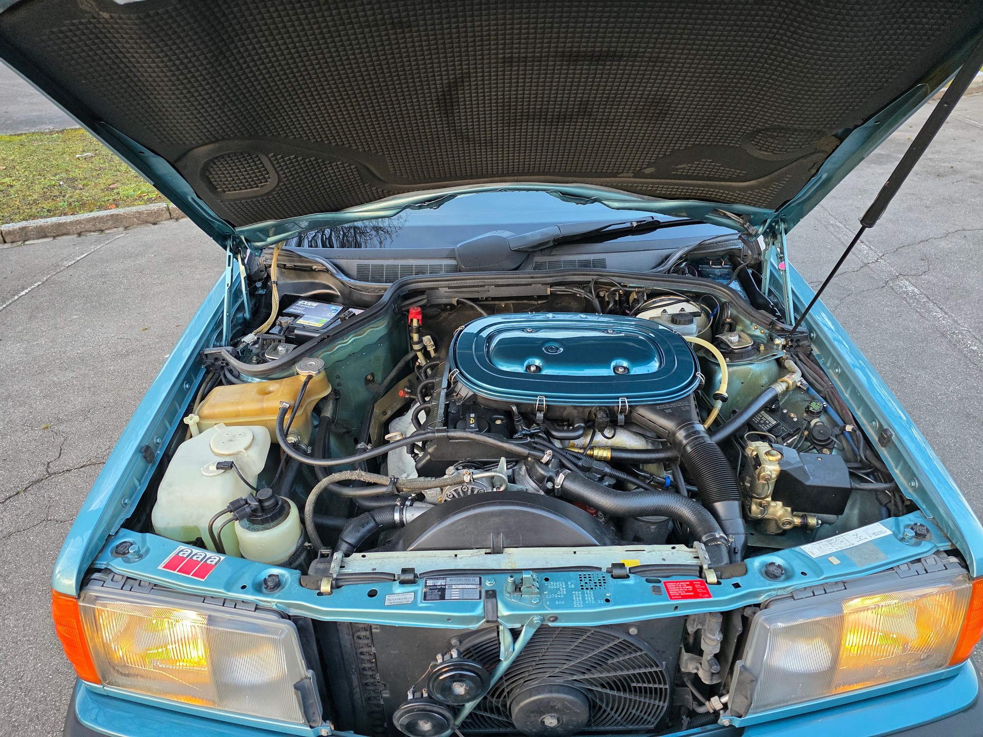 MERCEDES-BENZ 190 E 2.3 Avantgarde Automatic-image-6