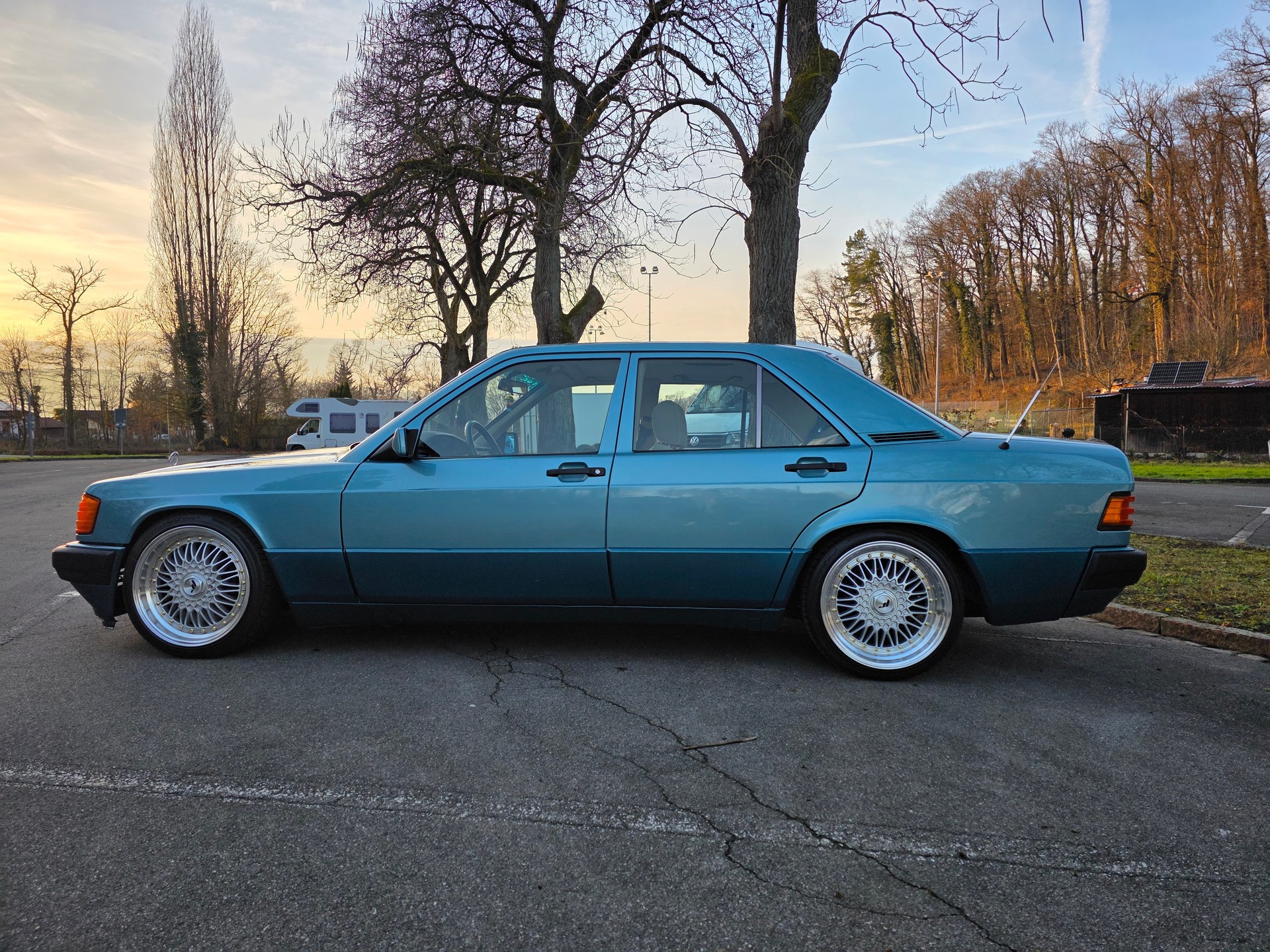MERCEDES-BENZ 190 E 2.3 Avantgarde Automatic-image-2