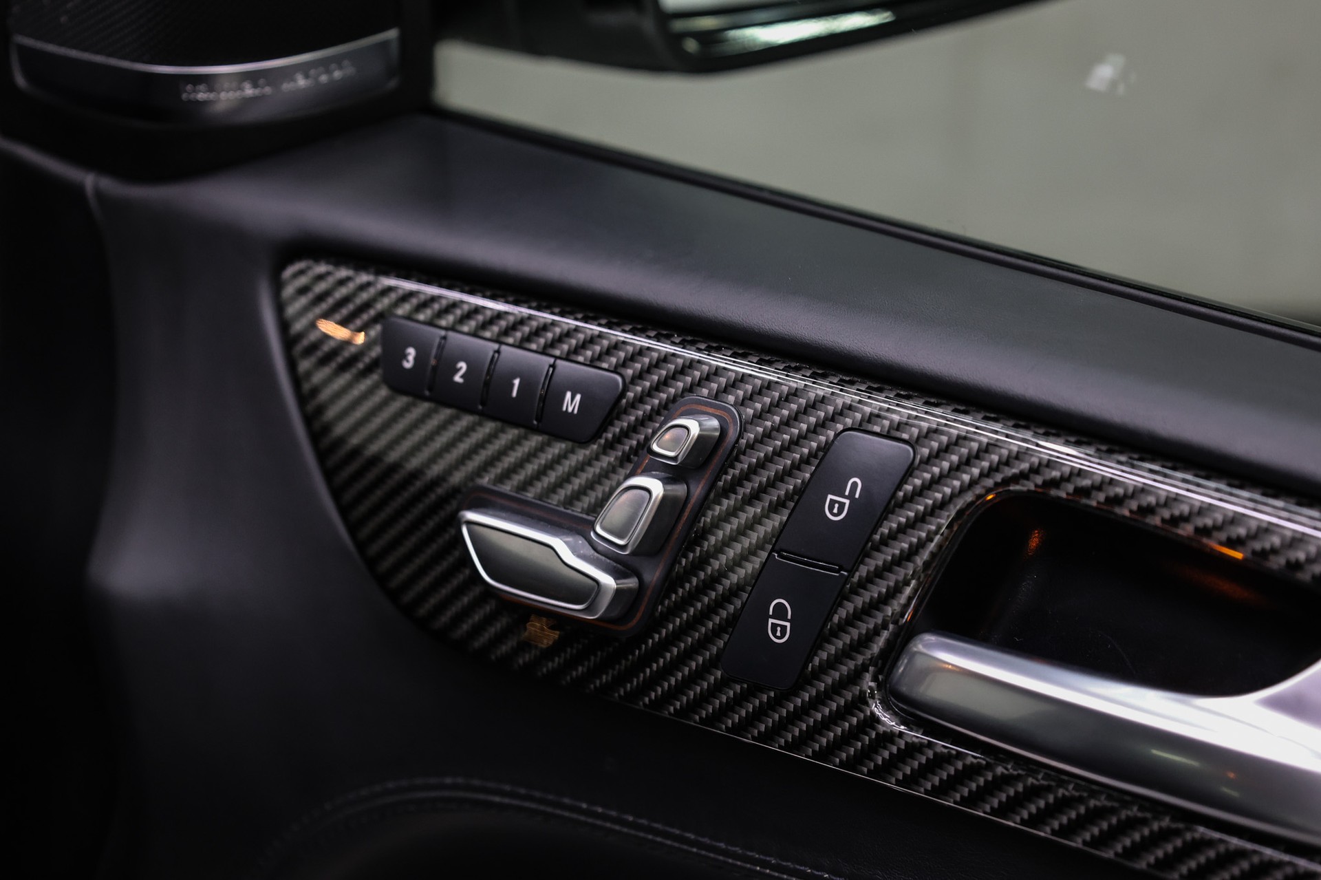 MERCEDES-BENZ GLS 63 V8 AMG 4matic-image-32