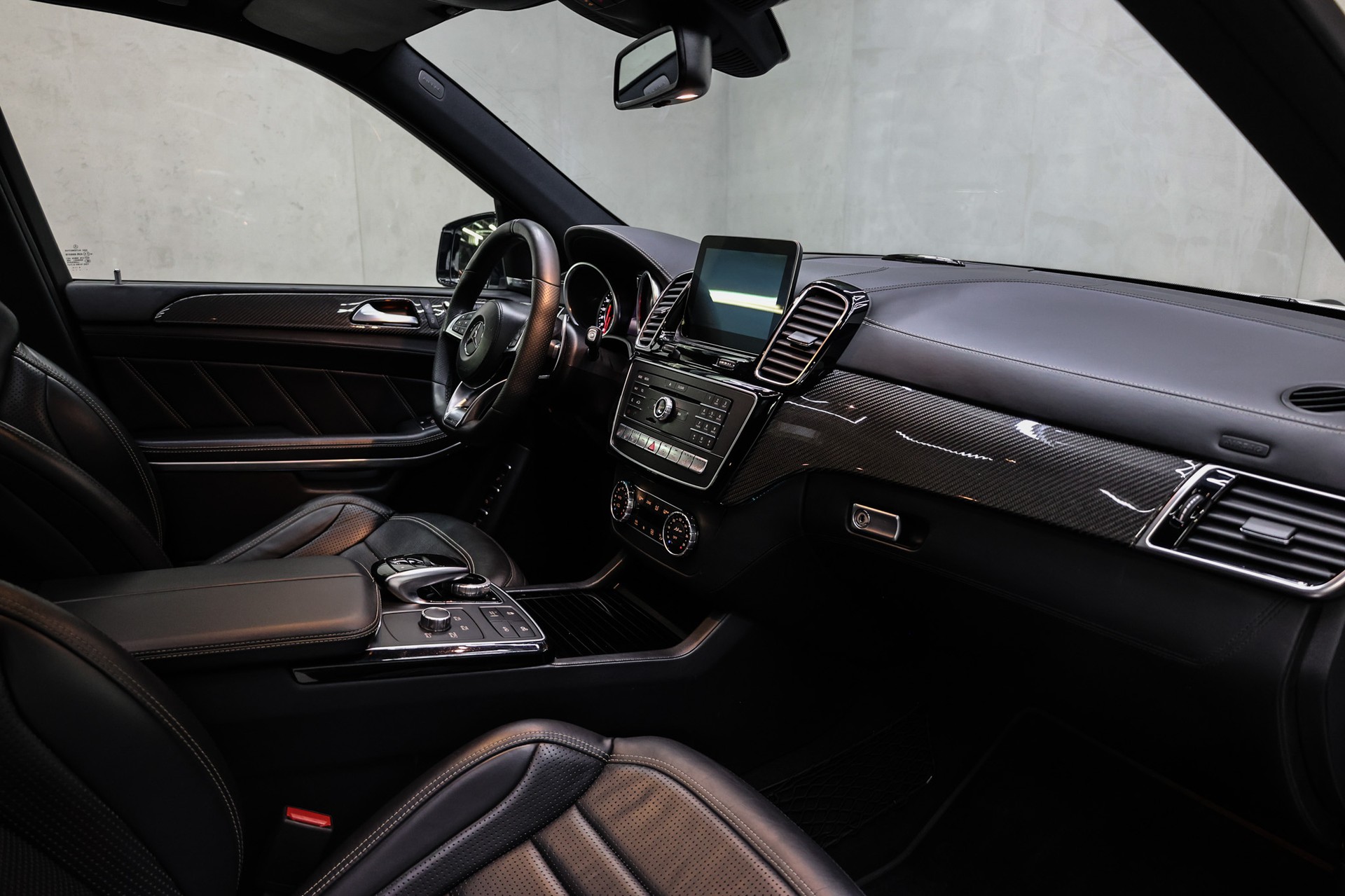MERCEDES-BENZ GLS 63 V8 AMG 4matic-image-31