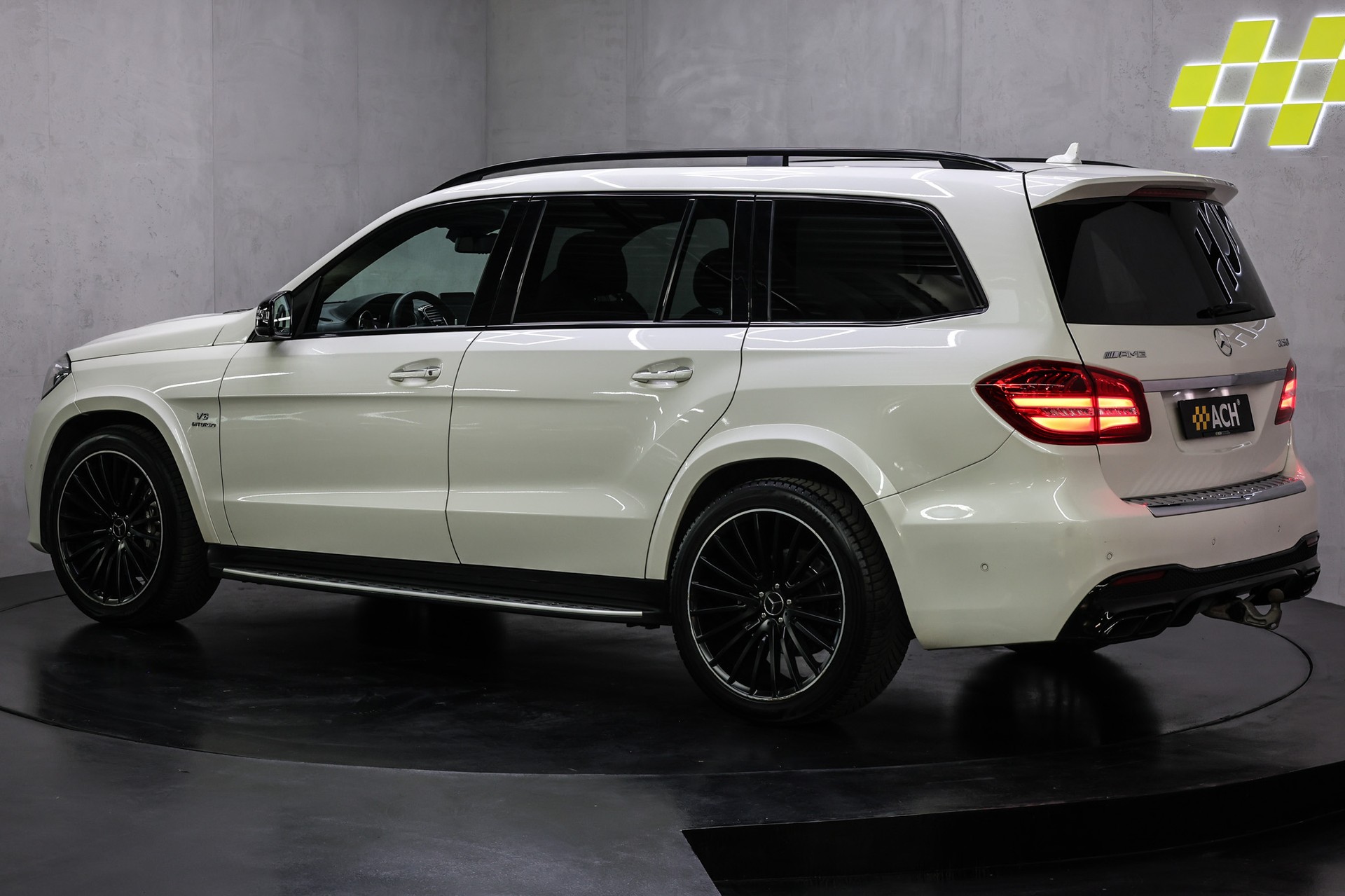 MERCEDES-BENZ GLS 63 V8 AMG 4matic-image-6