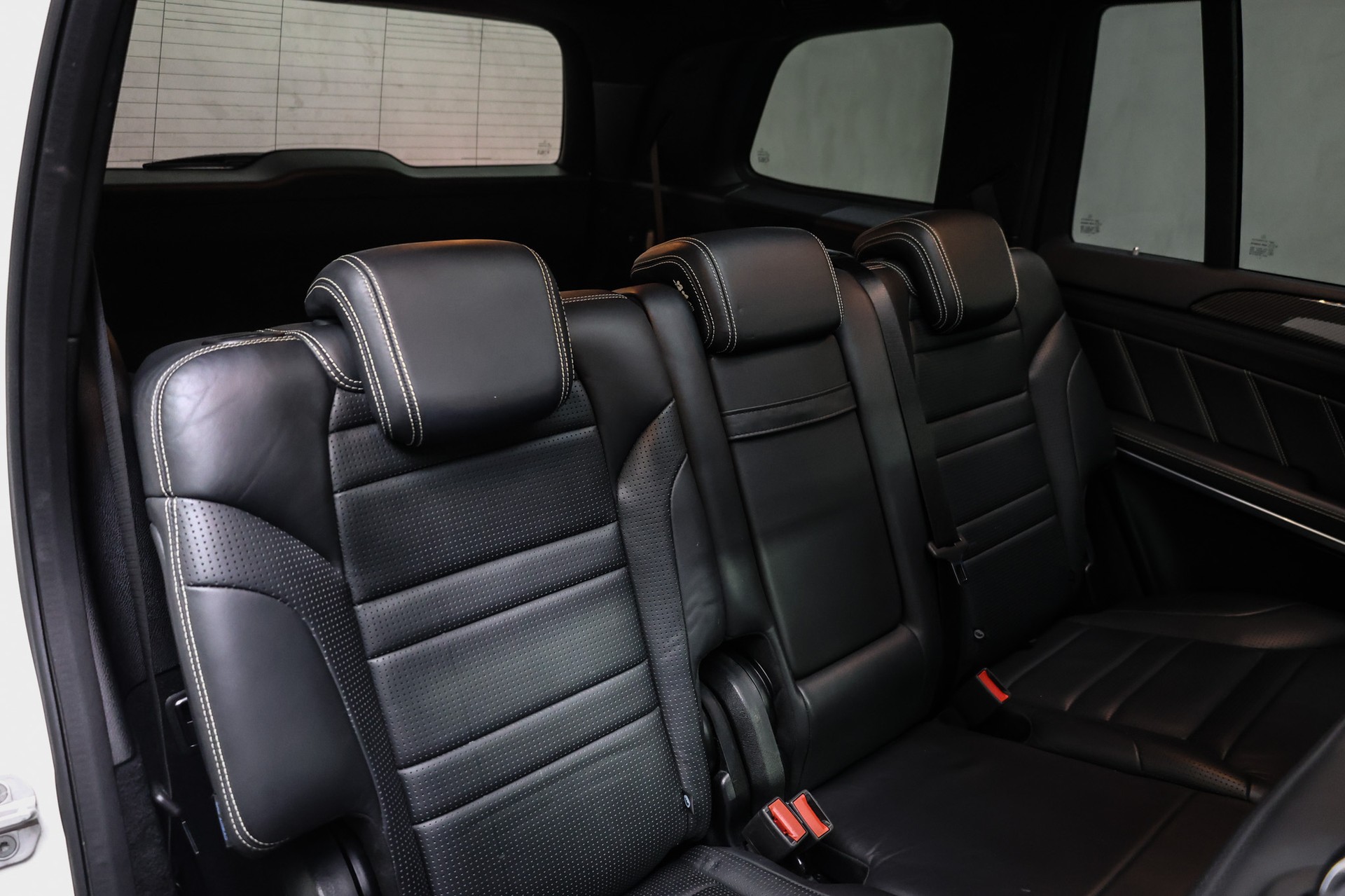 MERCEDES-BENZ GLS 63 V8 AMG 4matic-image-23