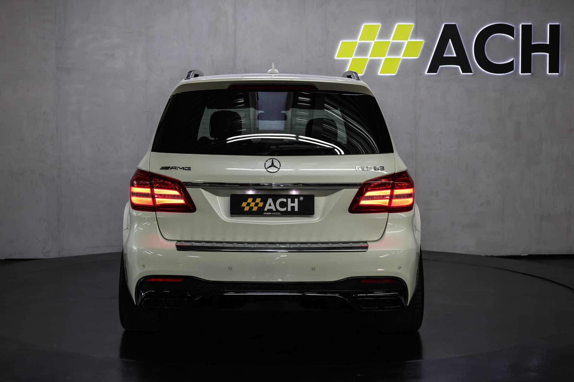 MERCEDES-BENZ GLS 63 V8 AMG 4matic-image-4