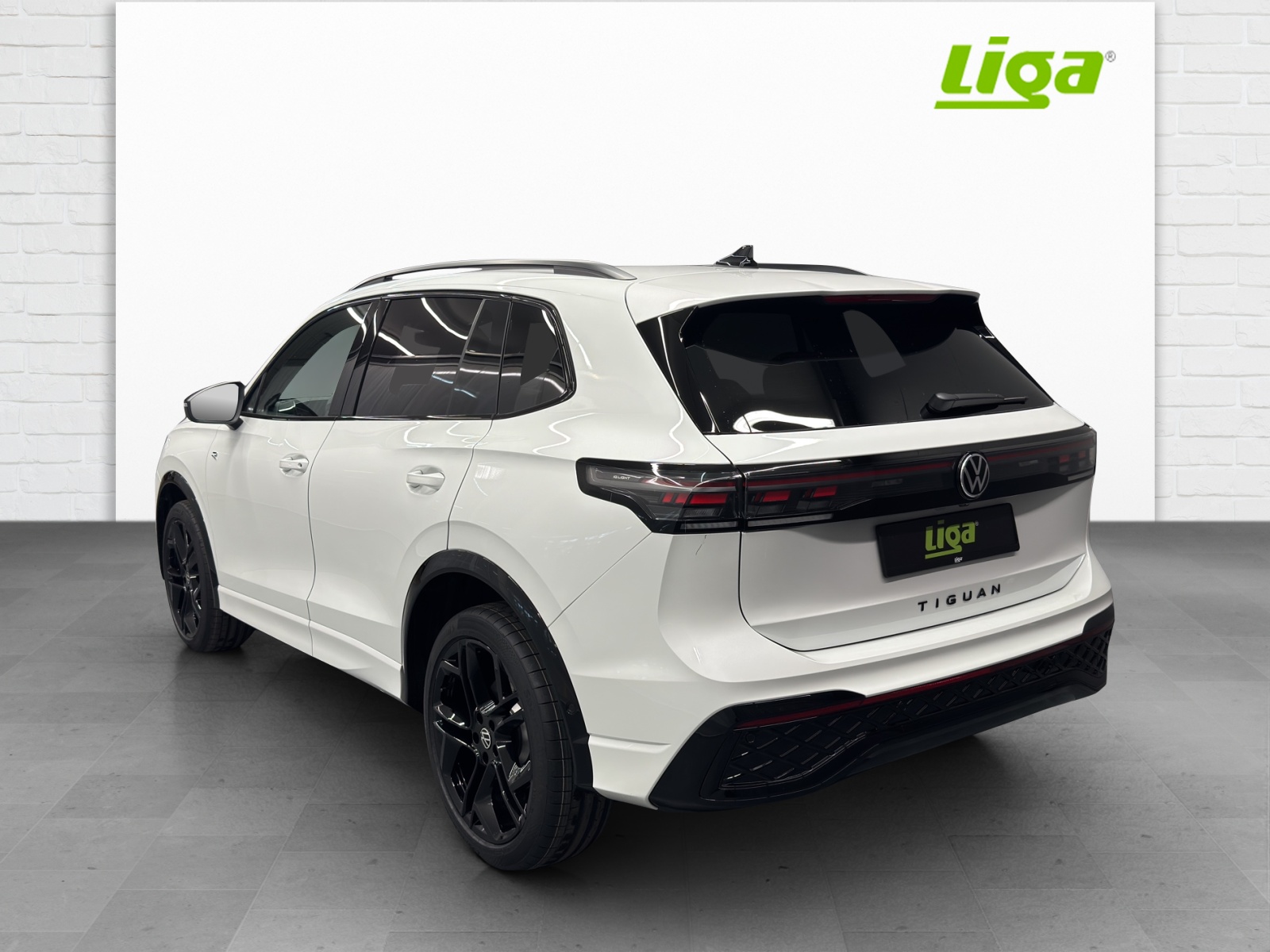 VW Tiguan 2.0 TSI R-Line United DSG 4motion-showroom-element-3