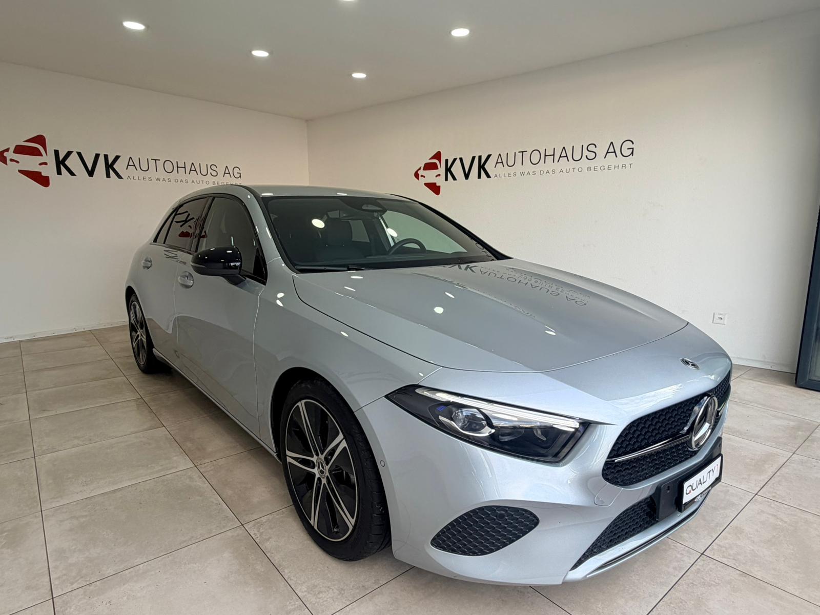 MERCEDES-BENZ A 180 7G-DCT-showroom-element-2