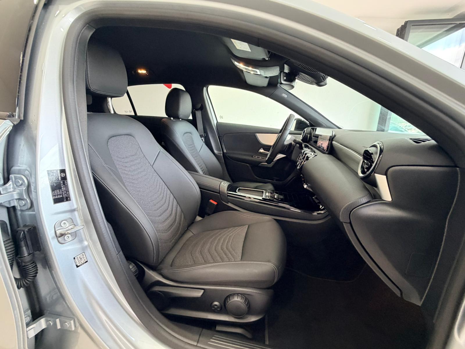 MERCEDES-BENZ A 180 7G-DCT-image-10