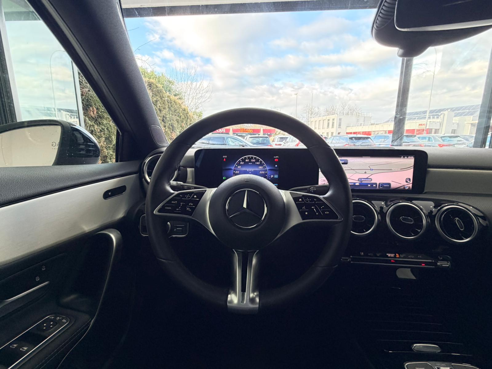 MERCEDES-BENZ A 180 7G-DCT-image-7