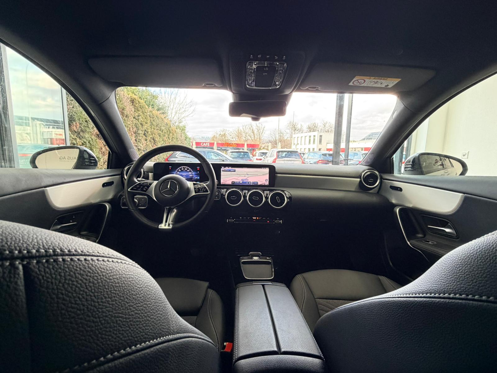MERCEDES-BENZ A 180 7G-DCT-image-6