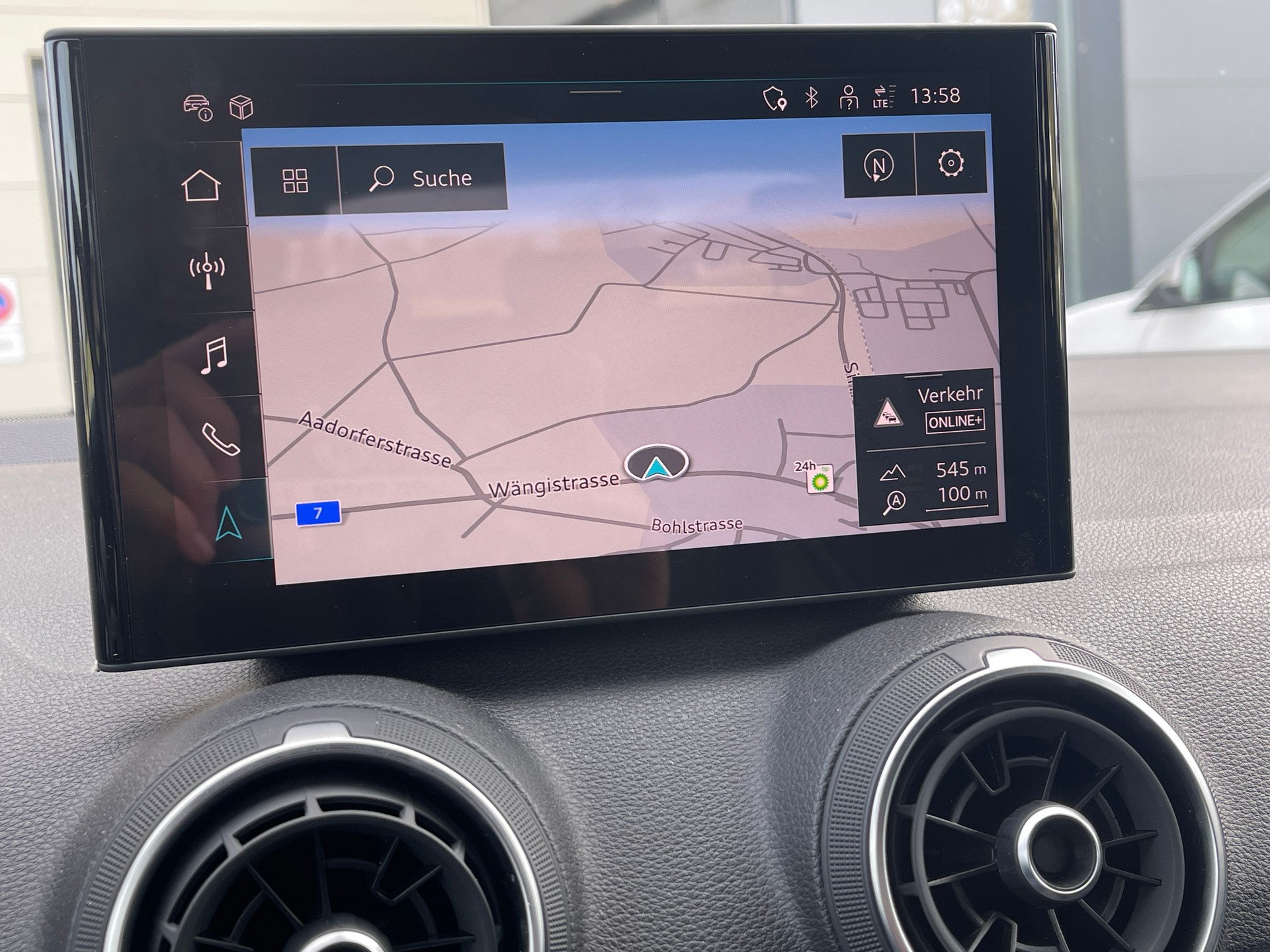 AUDI SQ2 TFSI quattro S-tronic-image-18