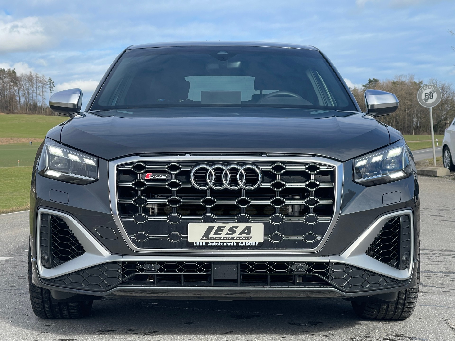 AUDI SQ2 TFSI quattro S-tronic-showroom-element-3